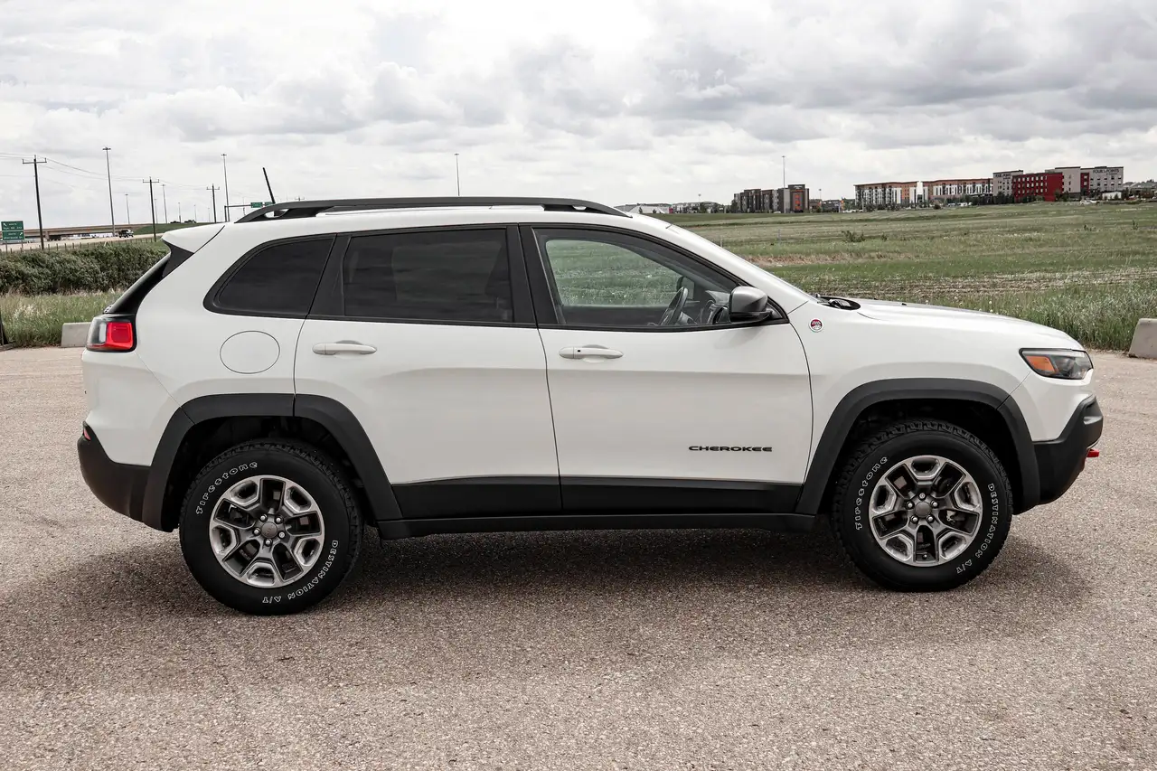 Jeep Cherokee снимка Jeep Cherokee