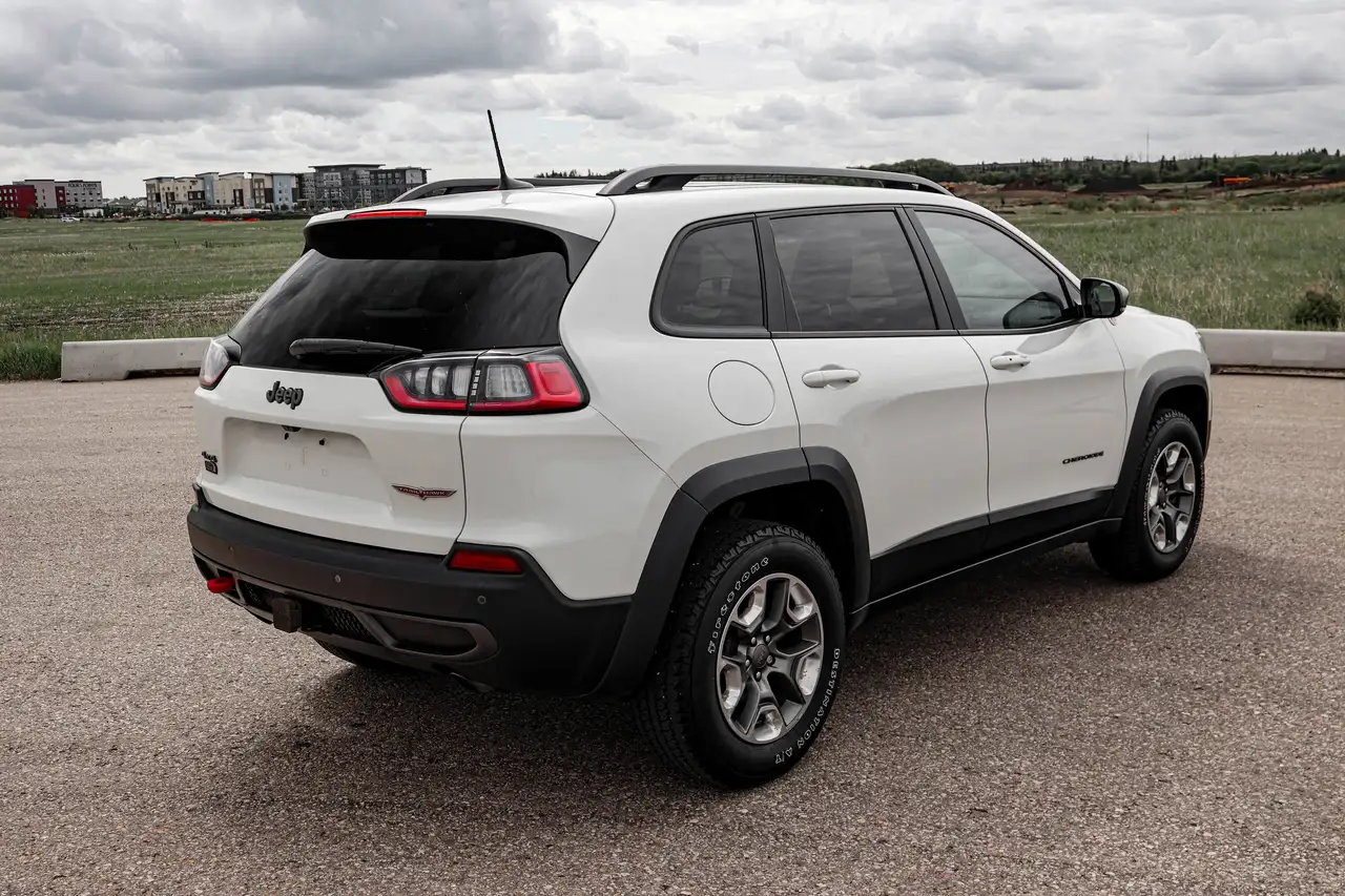 Jeep Cherokee снимка Jeep Cherokee