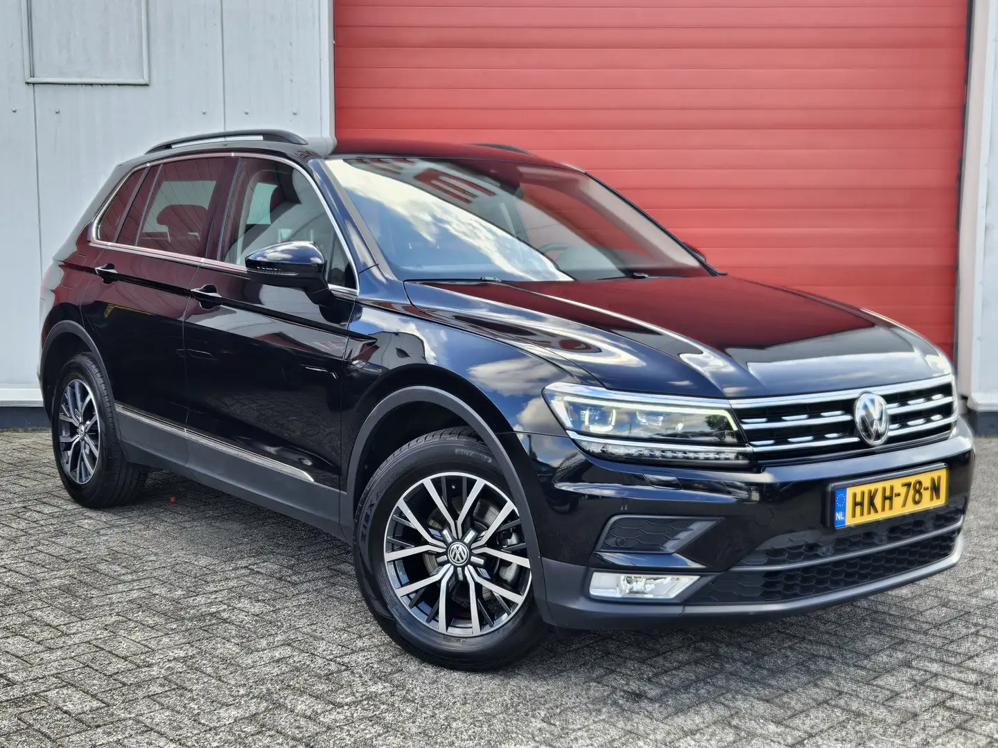 Volkswagen Tiguan 1.4 TSI ACT Comfortline | LED Zwart - 1