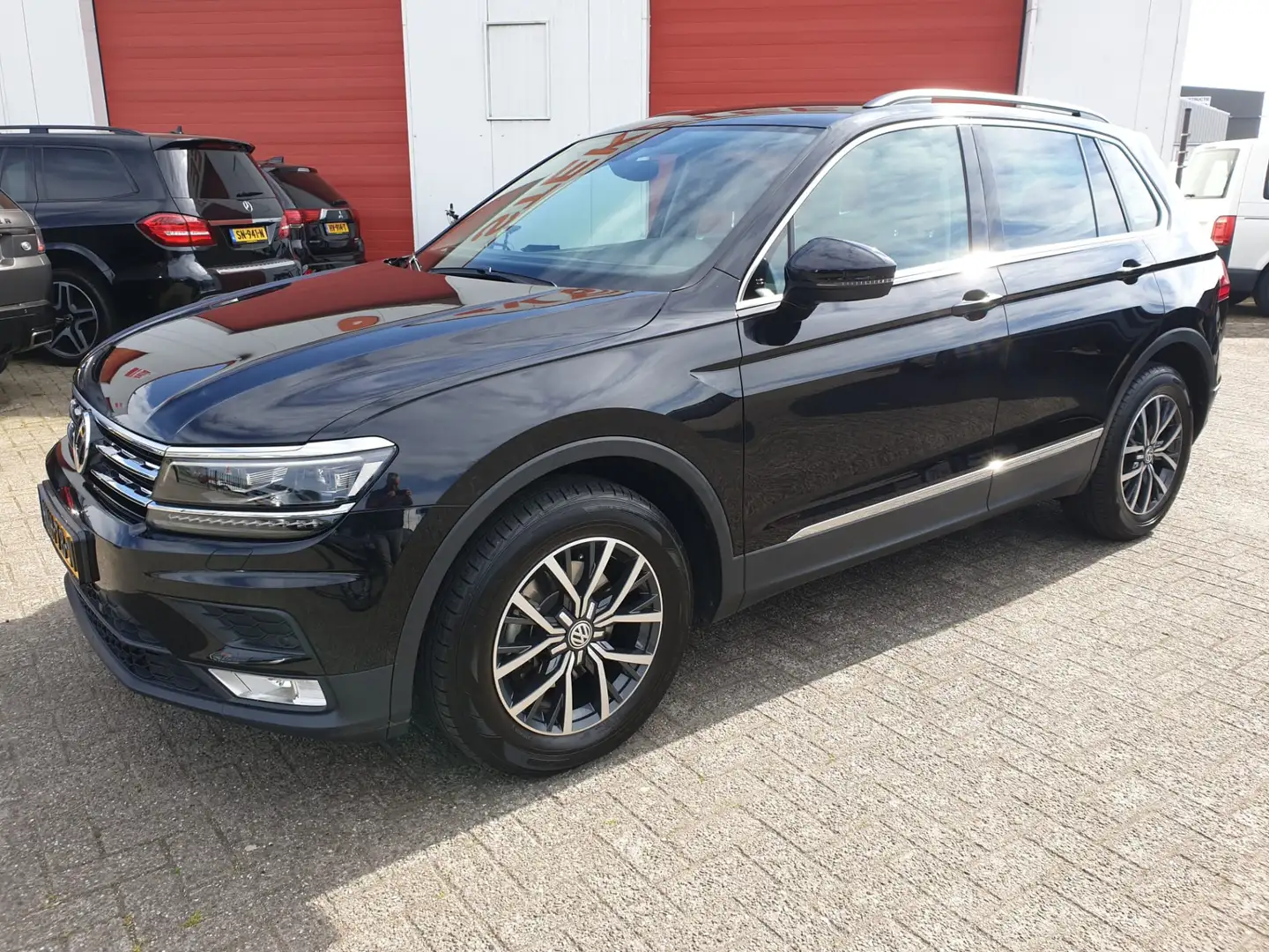 Volkswagen Tiguan 1.4 TSI ACT Comfortline Zwart - 2