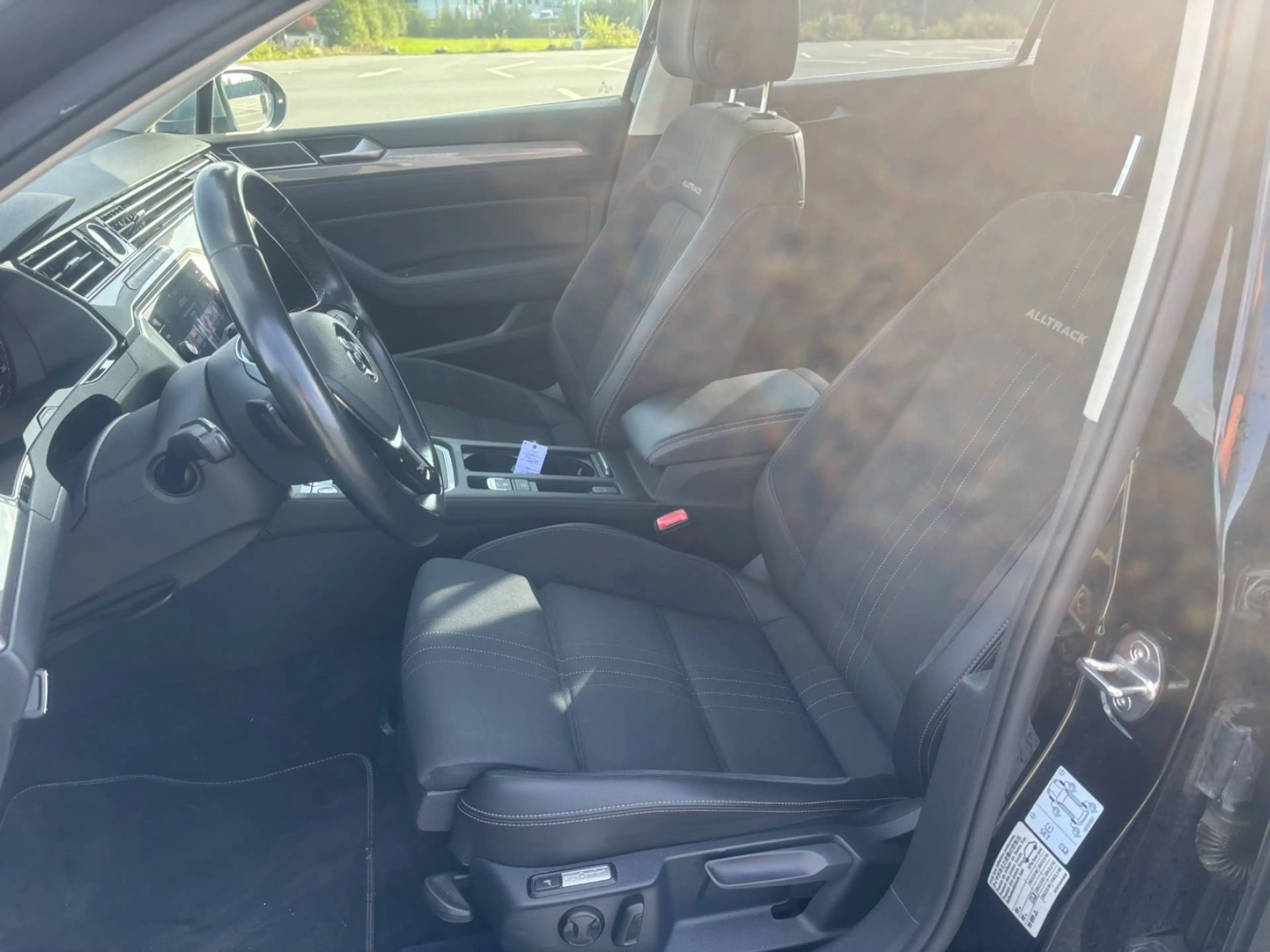 Volkswagen Passat Variant 2.0 TDI Alltrack 4Motion — photo 11