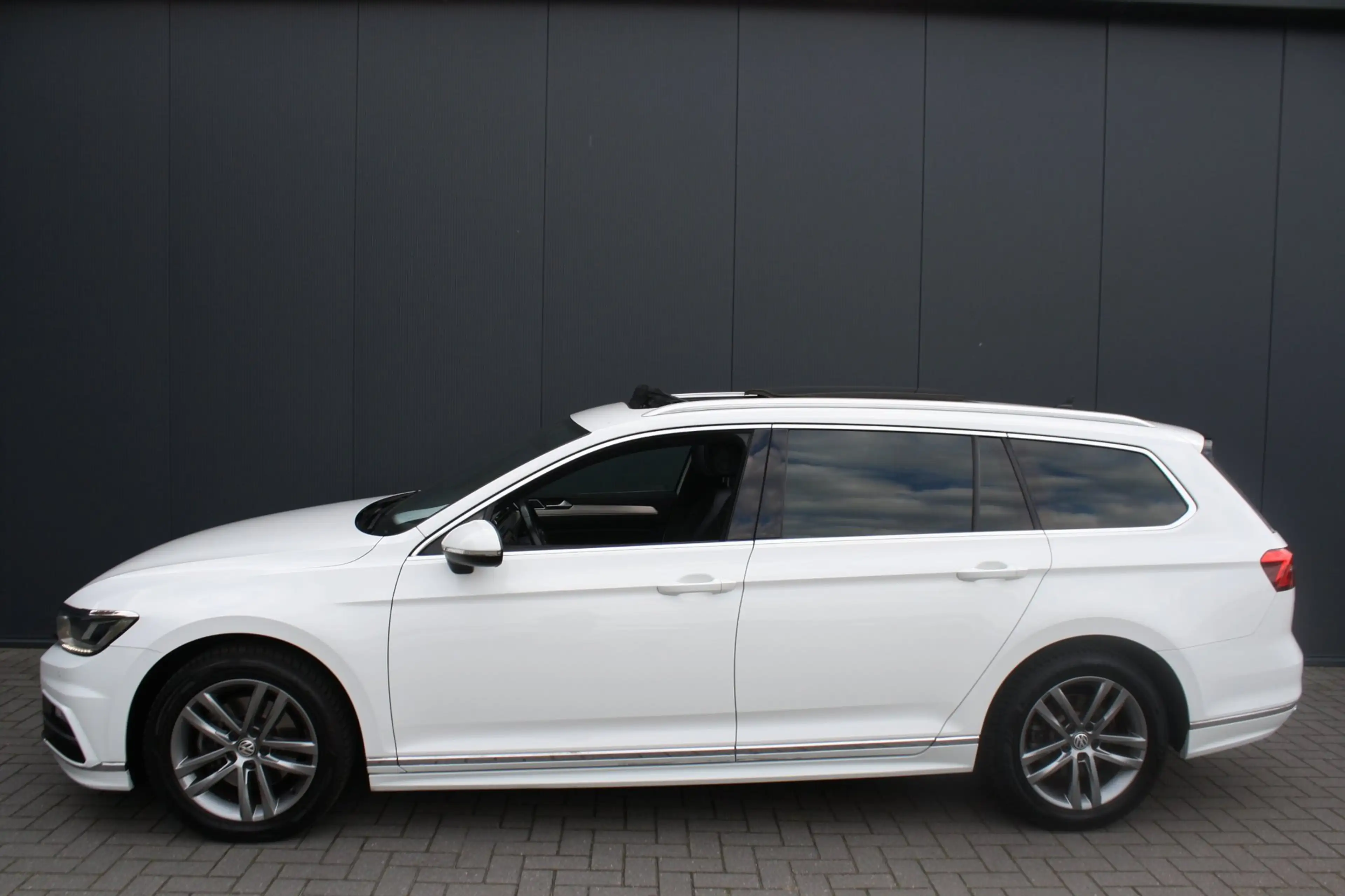Volkswagen Passat Variant 1.4 TSI Highline Business R - LED - PANORAMADAK - — photo 6