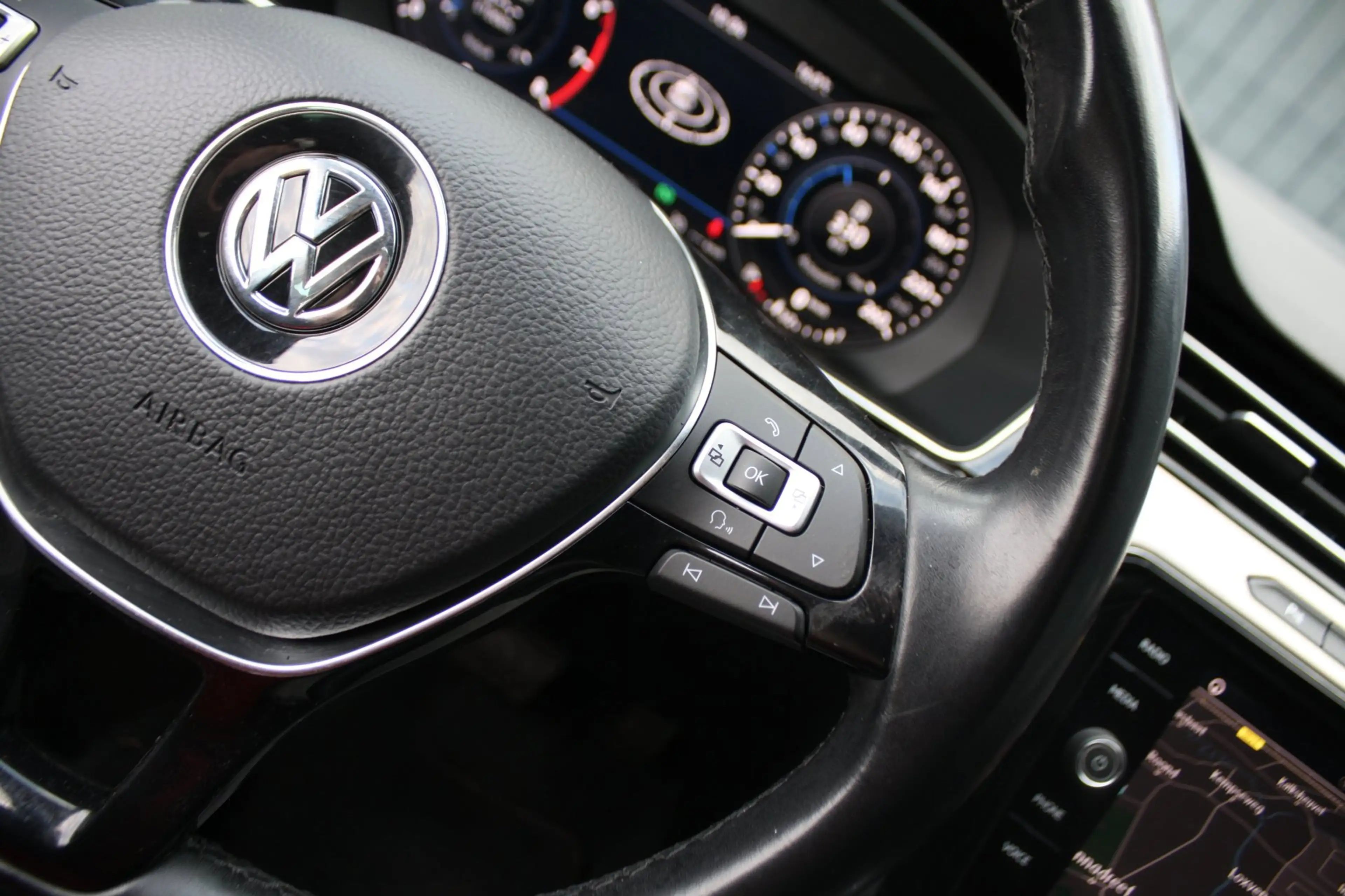 Volkswagen Passat Variant 1.4 TSI Highline Business R - LED - PANORAMADAK - — photo 14