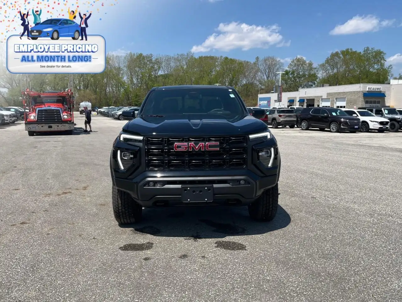 GMC Canyon photo GMC Canyon