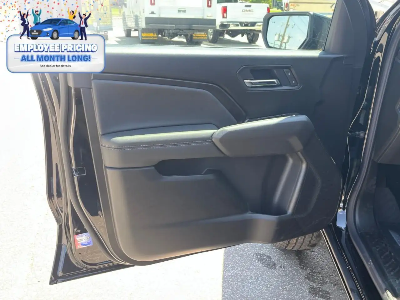 GMC Canyon photo GMC Canyon
