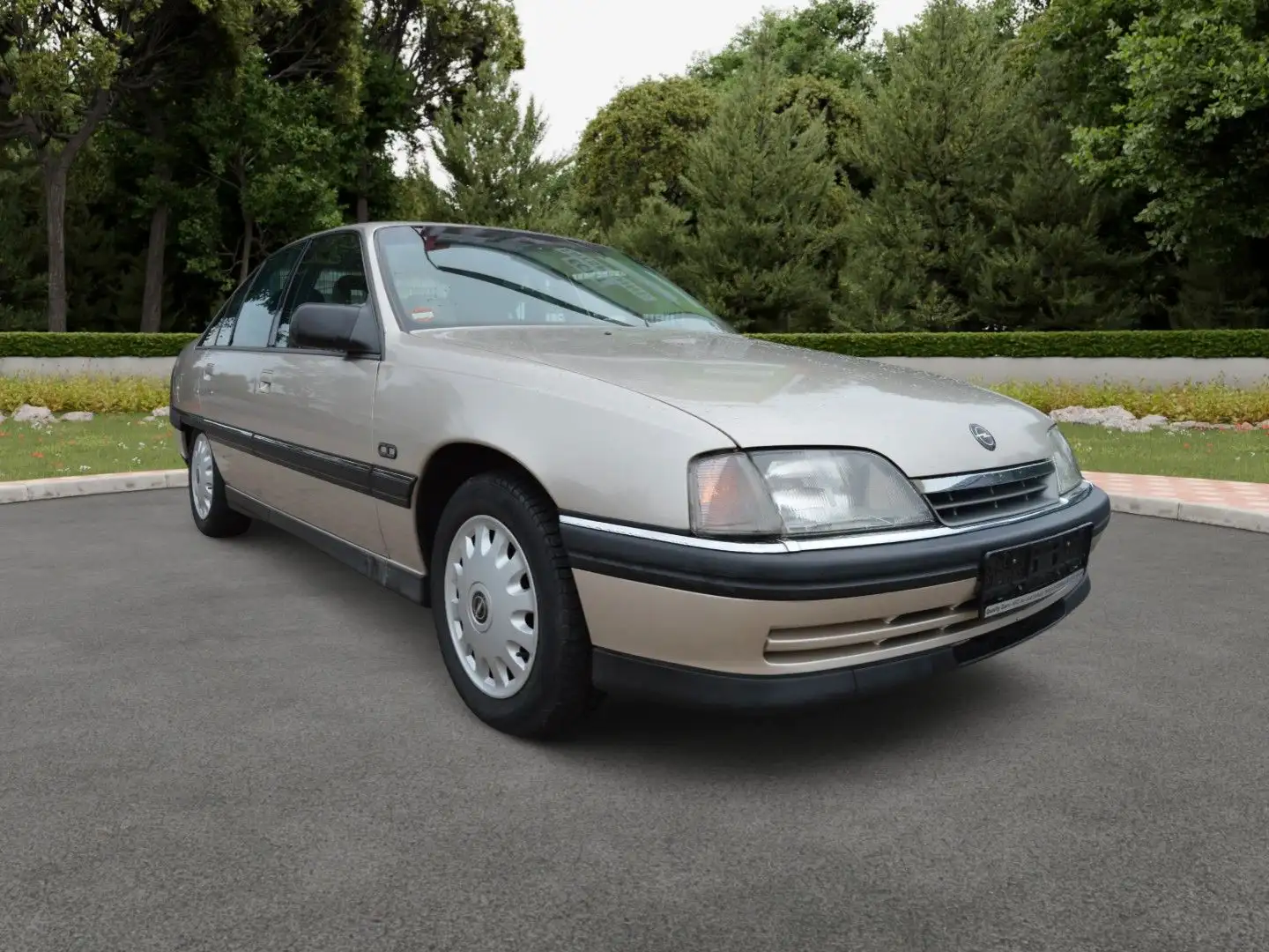 Opel Omega A 2.0I CD Automatik 1.Hand Orign.100.000km Auriu - 1