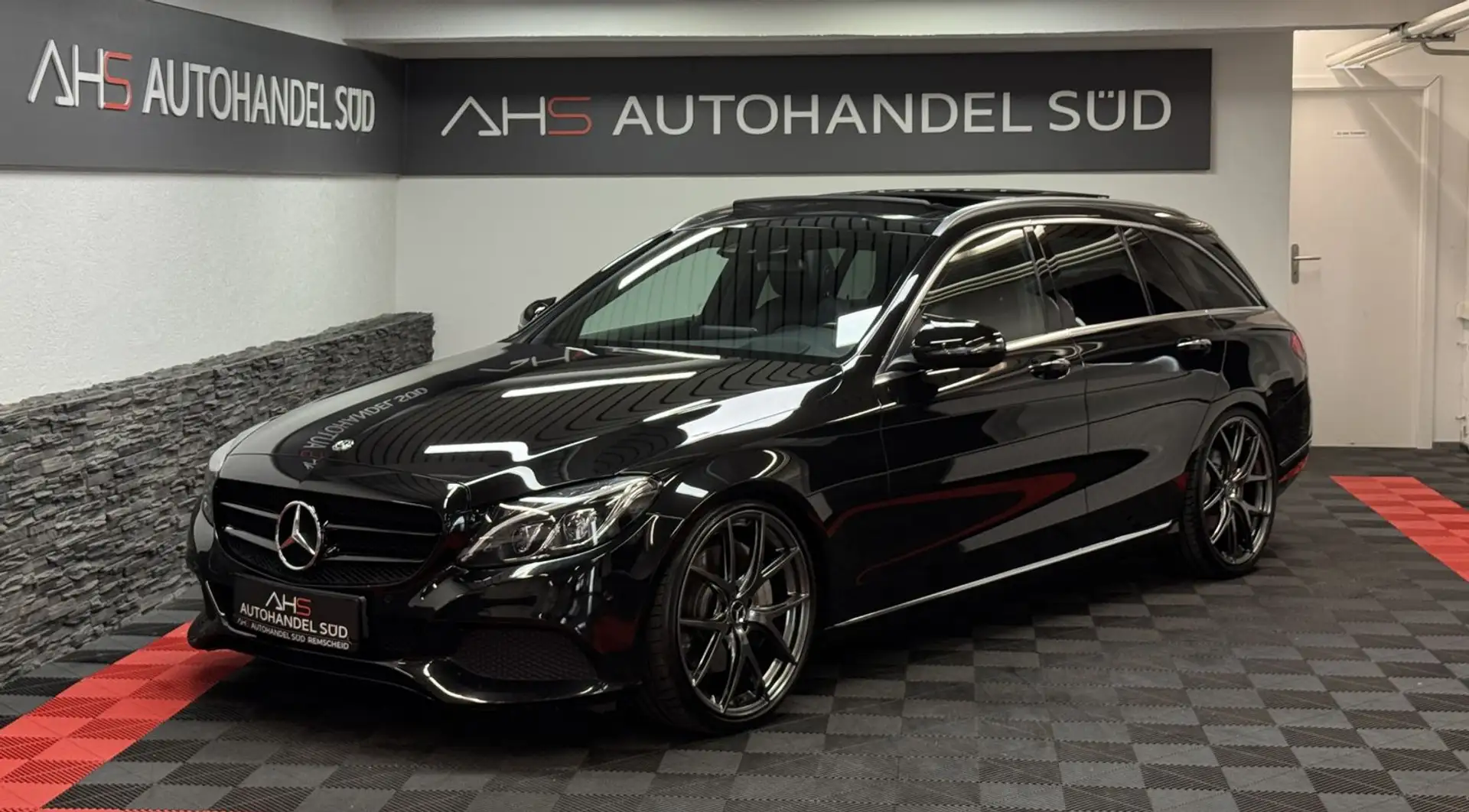 Mercedes-Benz C 400 4M*Avantgarde*PANORAMA*HUD*BURMESTER* Noir - 1
