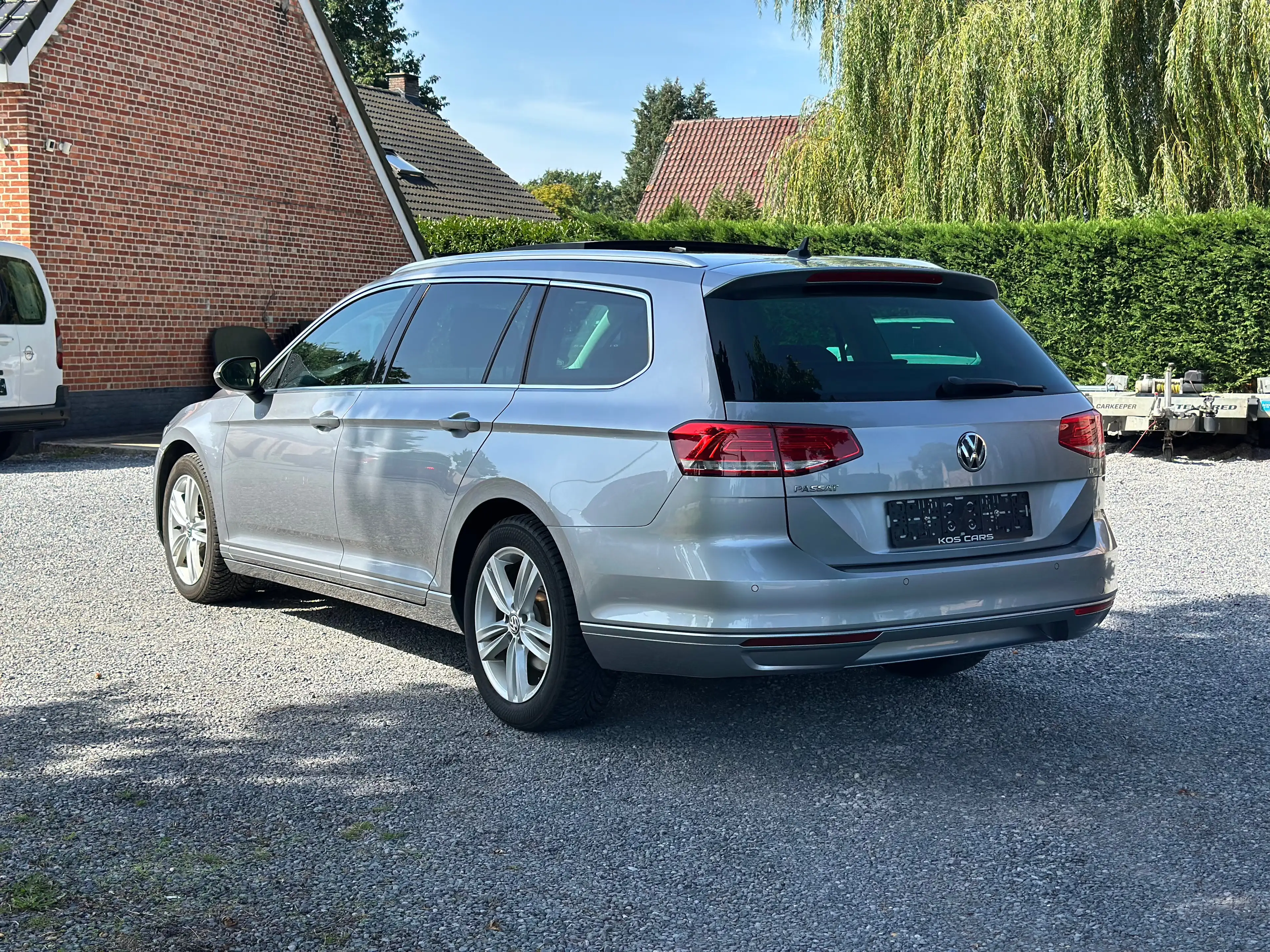 Volkswagen Passat Variant Passat SW 1.6 CR TDi/2017/Pano/Camera — photo 7