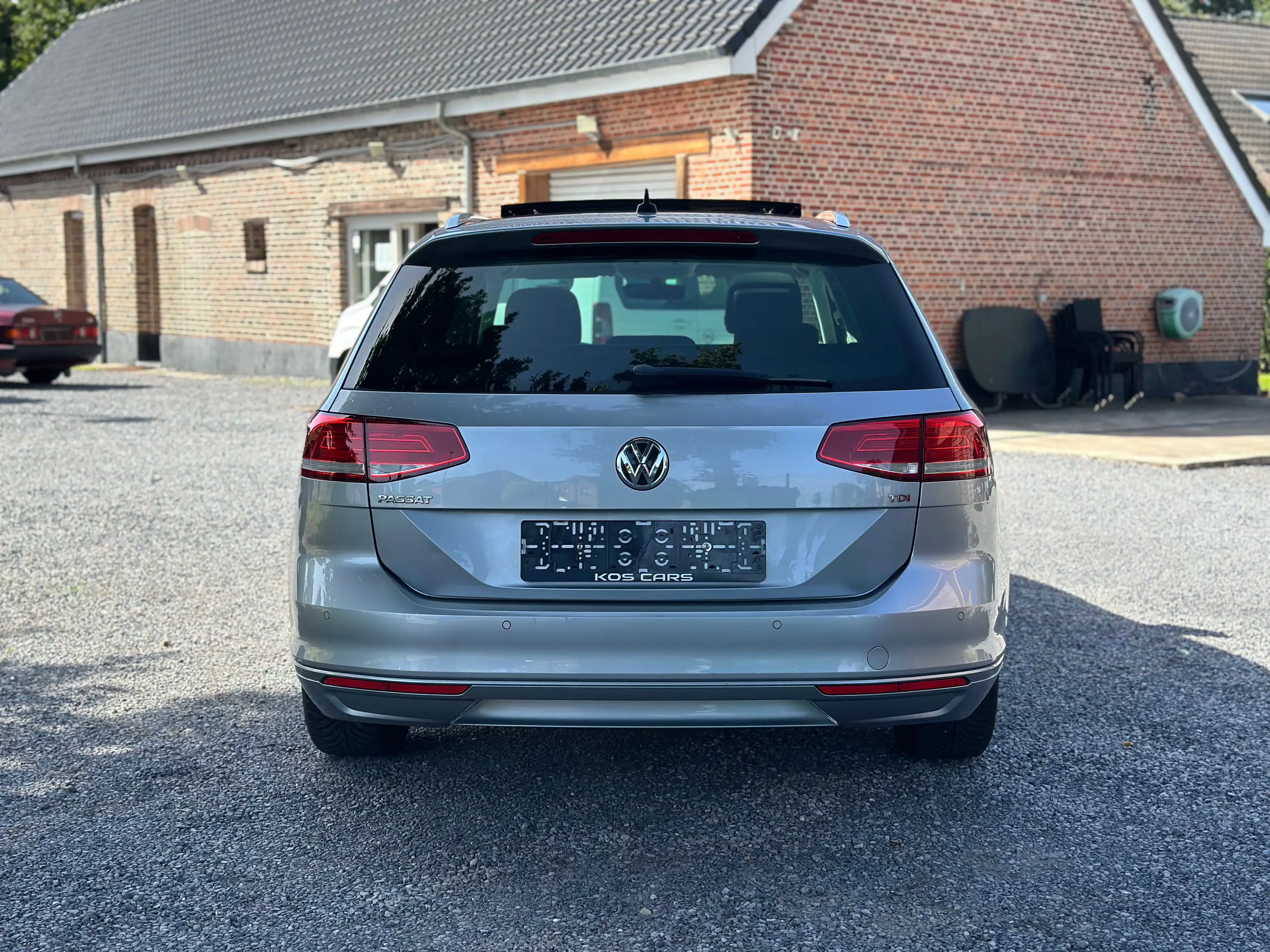 Volkswagen Passat Variant Passat SW 1.6 CR TDi/2017/Pano/Camera — photo 6