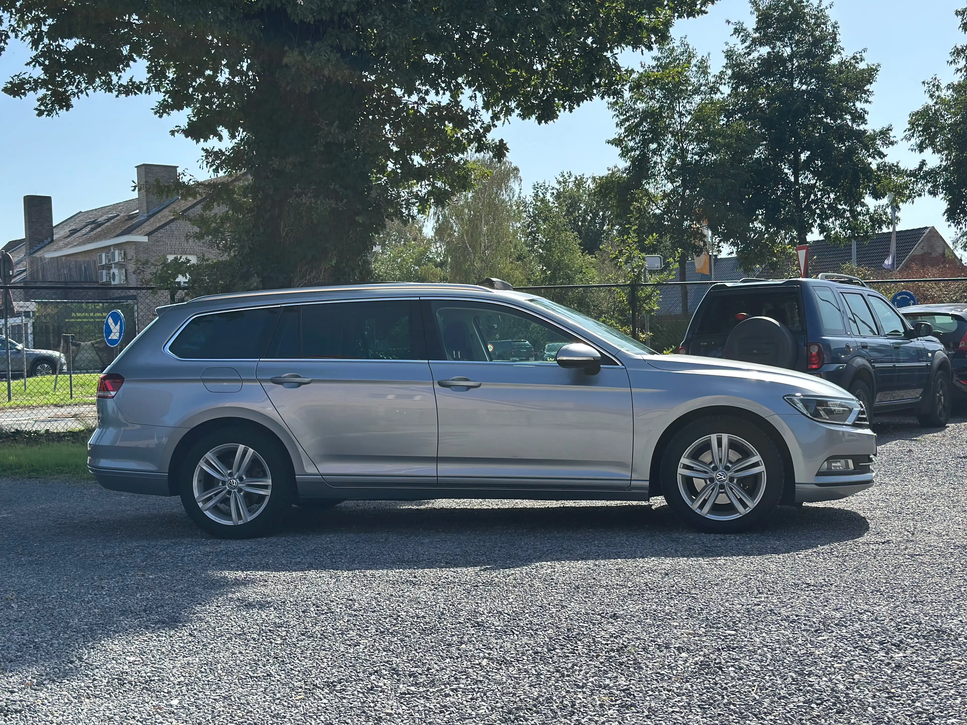 Volkswagen Passat Variant Passat SW 1.6 CR TDi/2017/Pano/Camera — photo 4