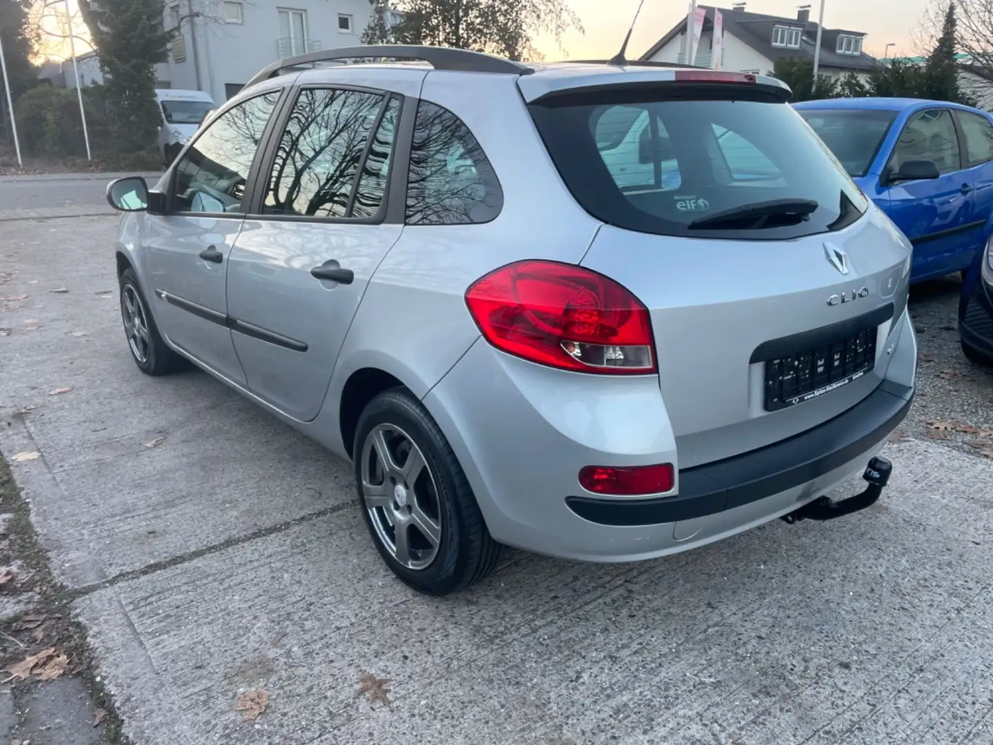 Renault Clio Grandtour 1,5 DCi Expression TÜV NEU !!! Silber - 2