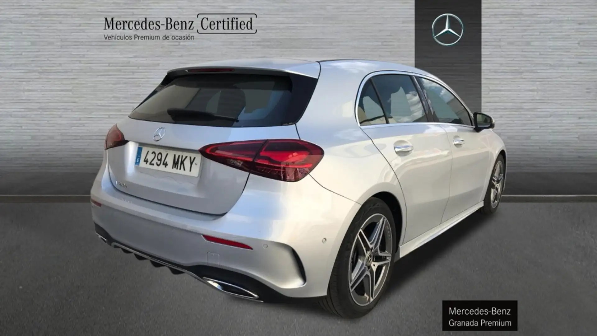 Mercedes-Benz A 180 -CLASS D COMPACTO - 2
