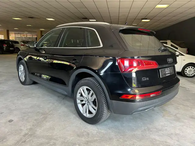 Audi Q5 view 6