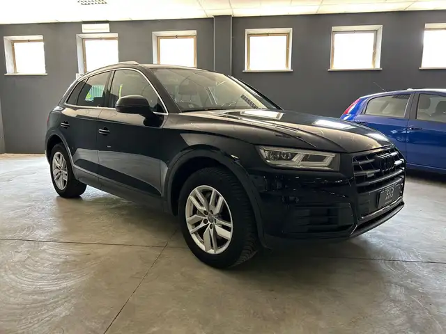 Audi Q5 view 3