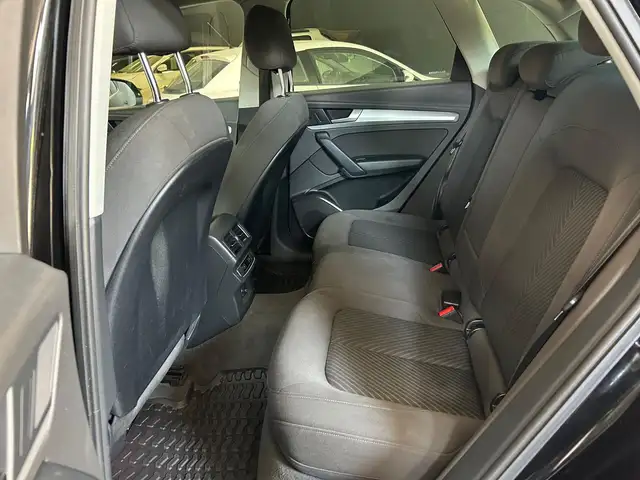 Audi Q5 view 9