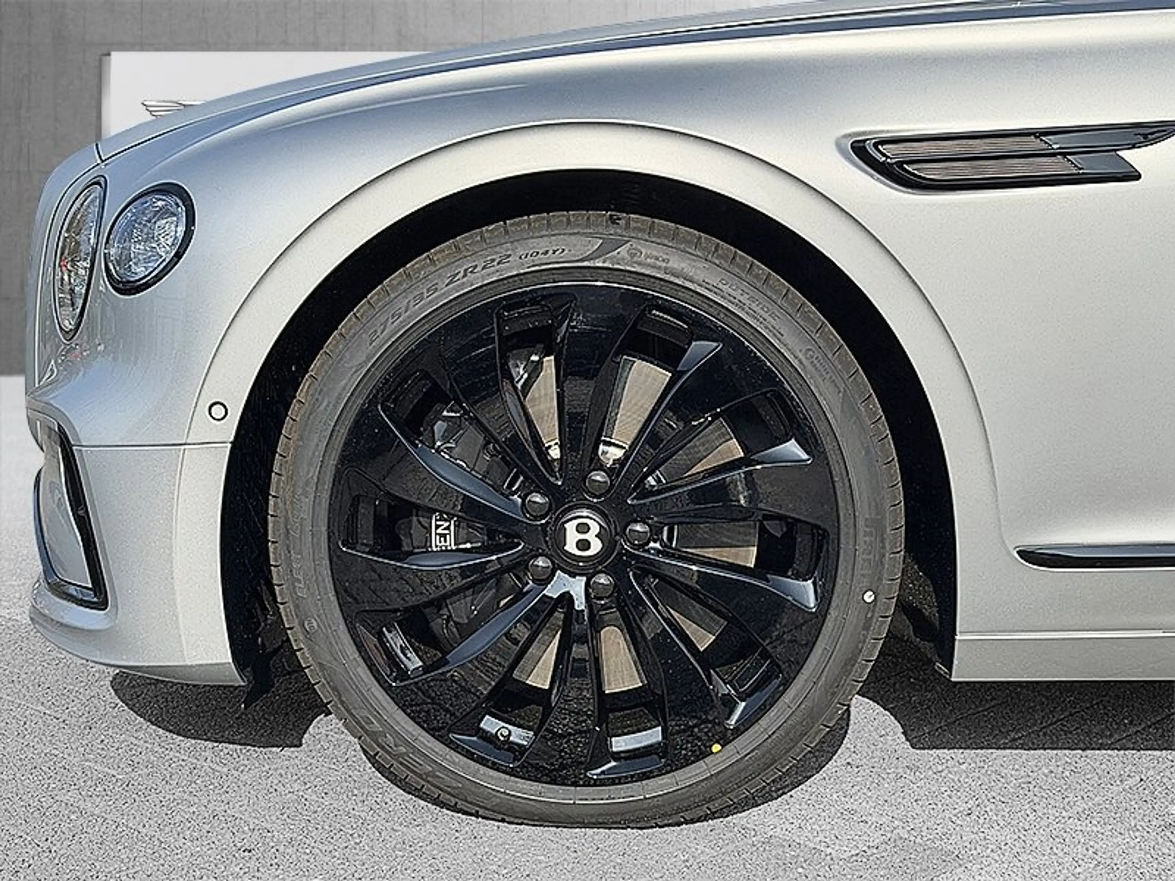 Bentley Flying Spur V8 Hybrid *B&O*Rotating* — photo 8