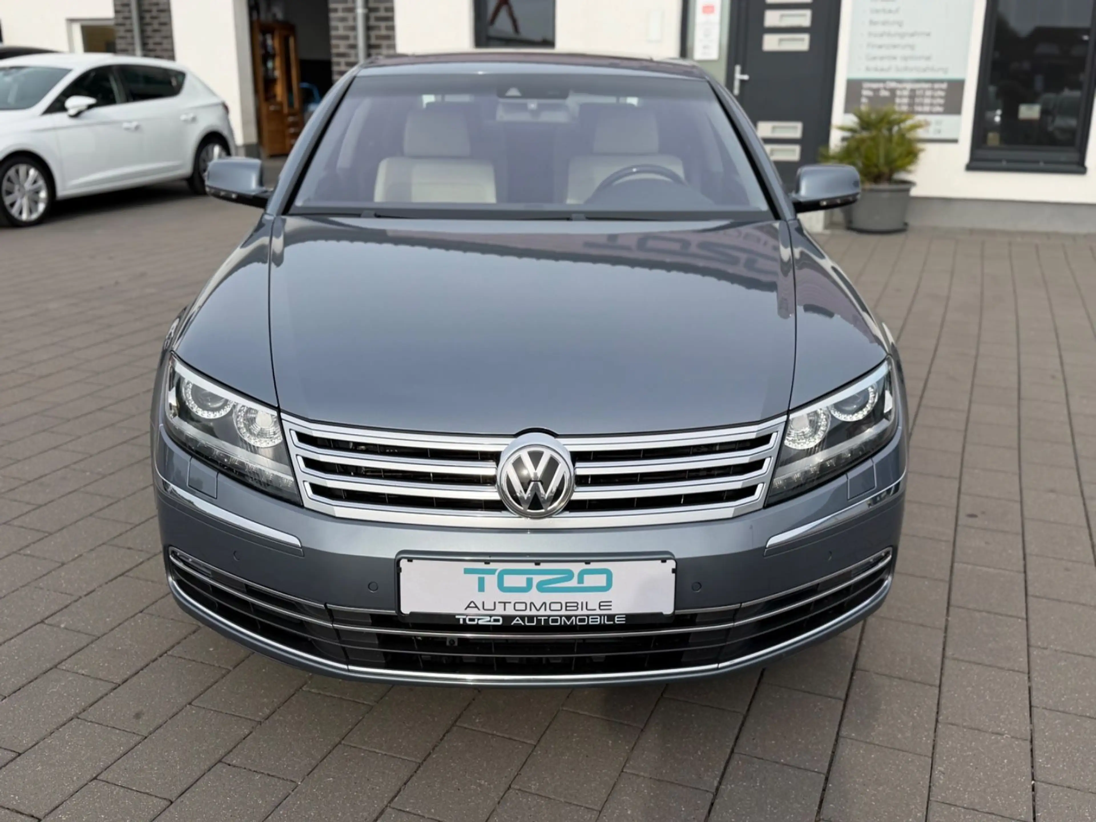 Volkswagen Phaeton 4.2 V8 4-SITZE KURZ*VOLL*VW SCHECKHEFT* — photo 3