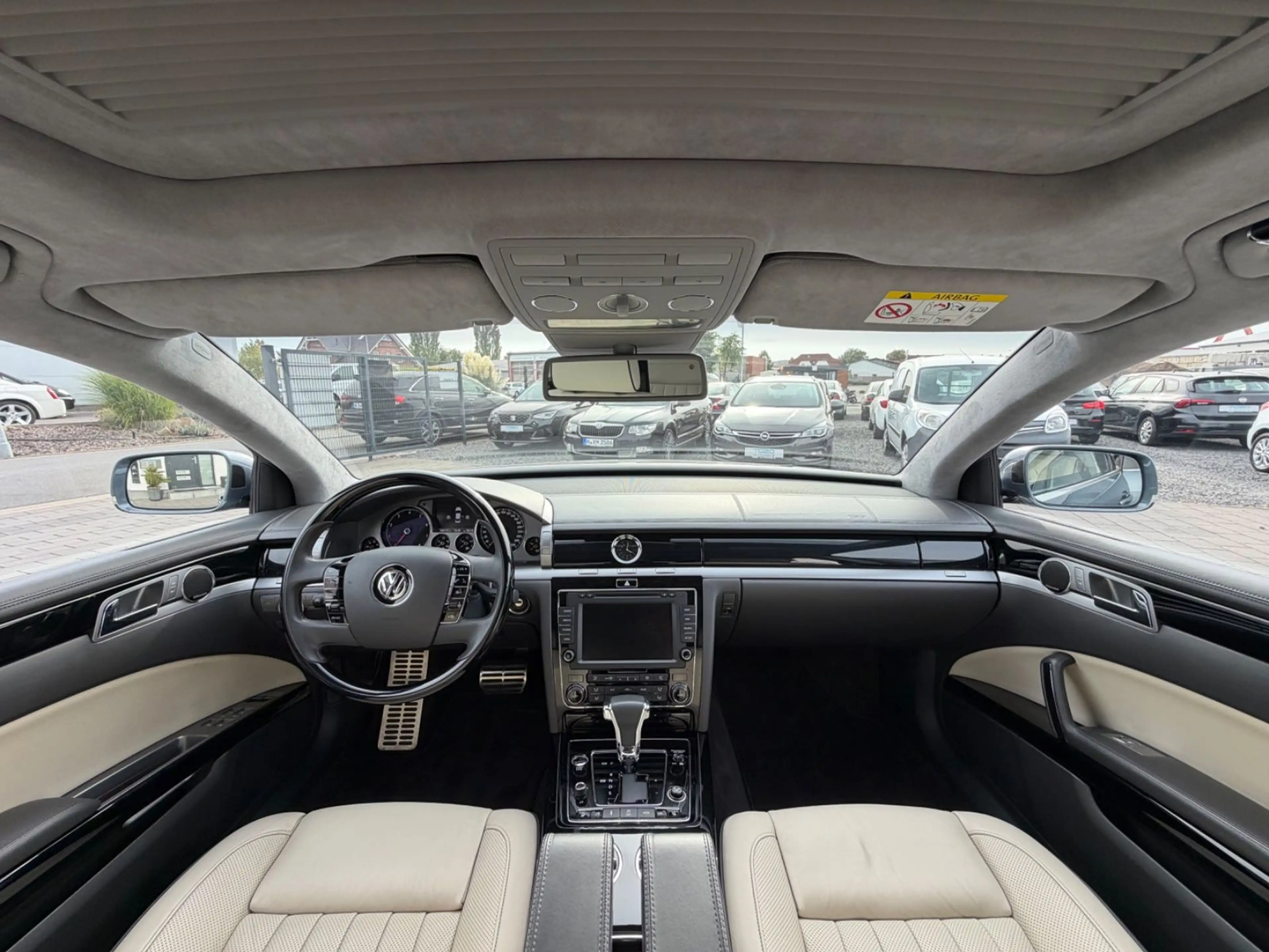 Volkswagen Phaeton 4.2 V8 4-SITZE KURZ*VOLL*VW SCHECKHEFT* — photo 10