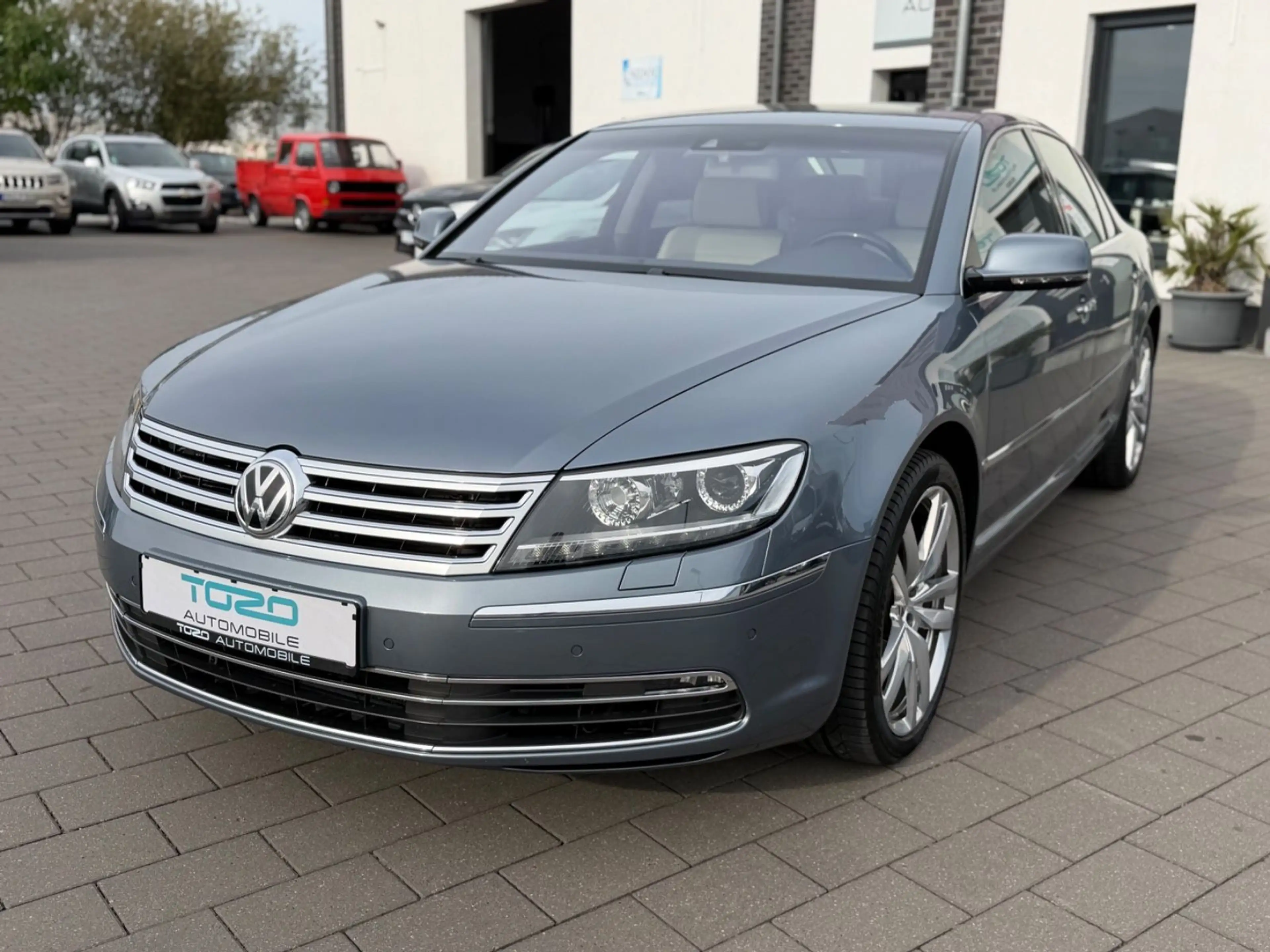 Volkswagen Phaeton 4.2 V8 4-SITZE KURZ*VOLL*VW SCHECKHEFT* — photo 4