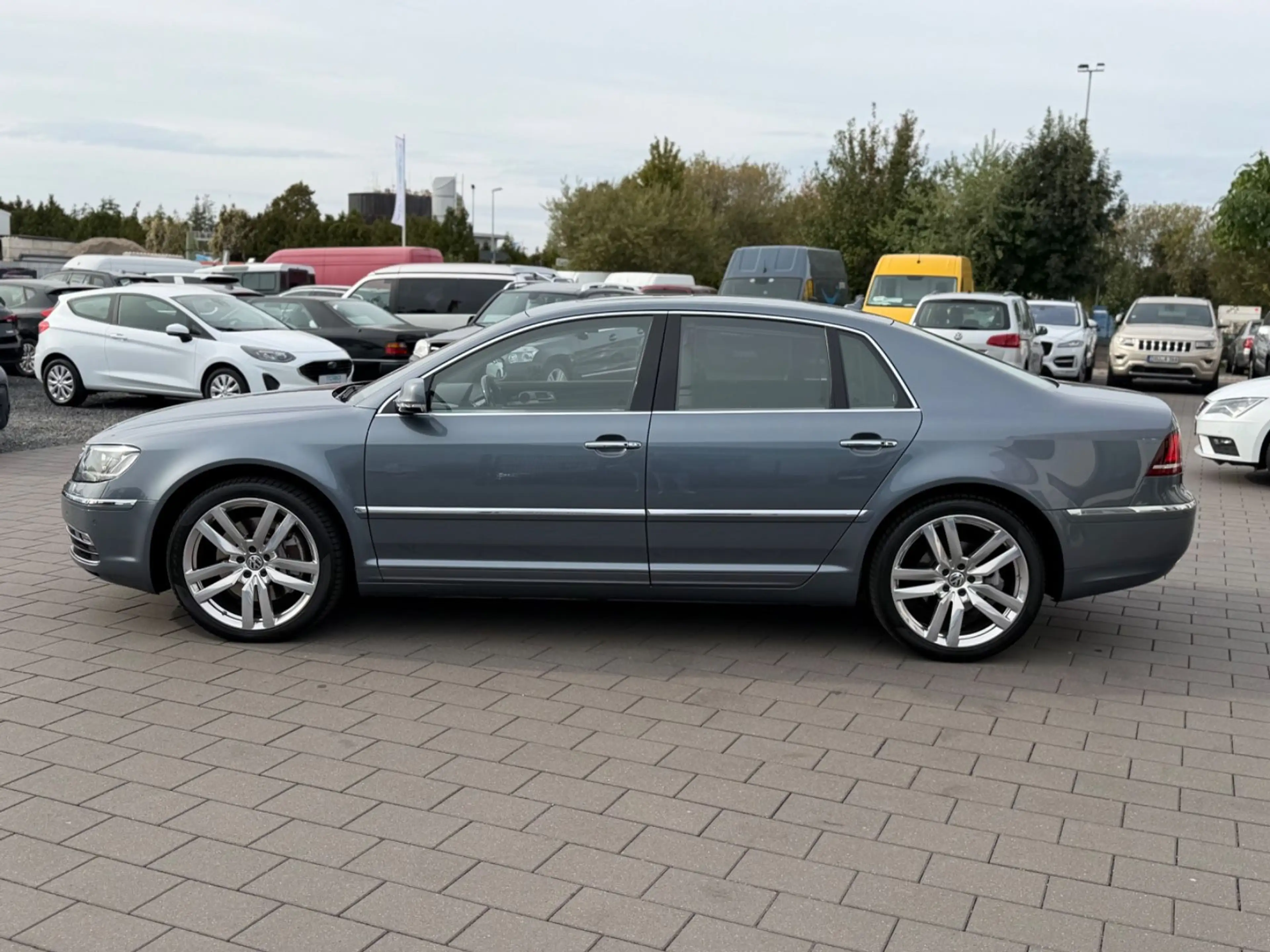 Volkswagen Phaeton 4.2 V8 4-SITZE KURZ*VOLL*VW SCHECKHEFT* — photo 5
