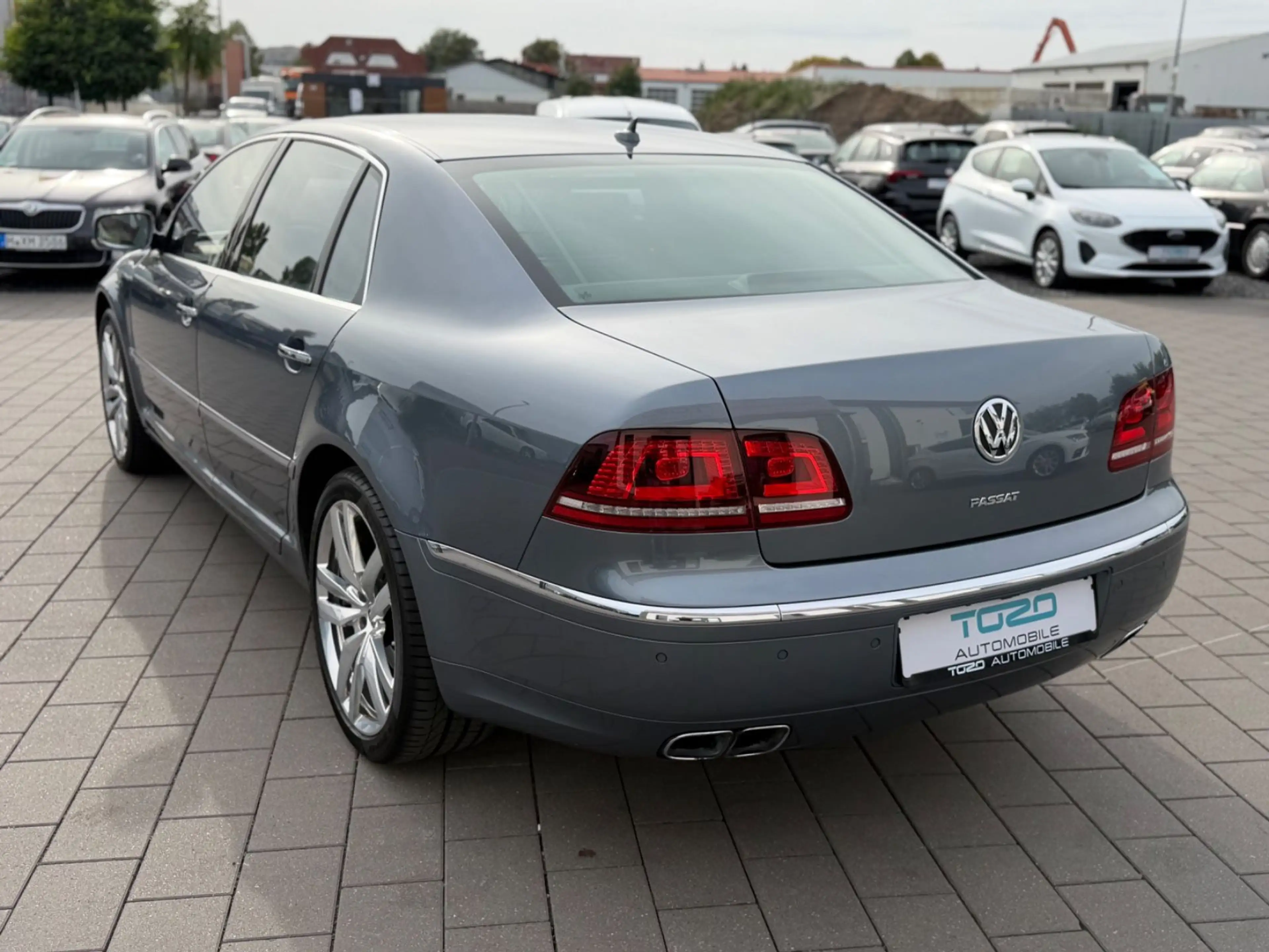 Volkswagen Phaeton 4.2 V8 4-SITZE KURZ*VOLL*VW SCHECKHEFT* — photo 6
