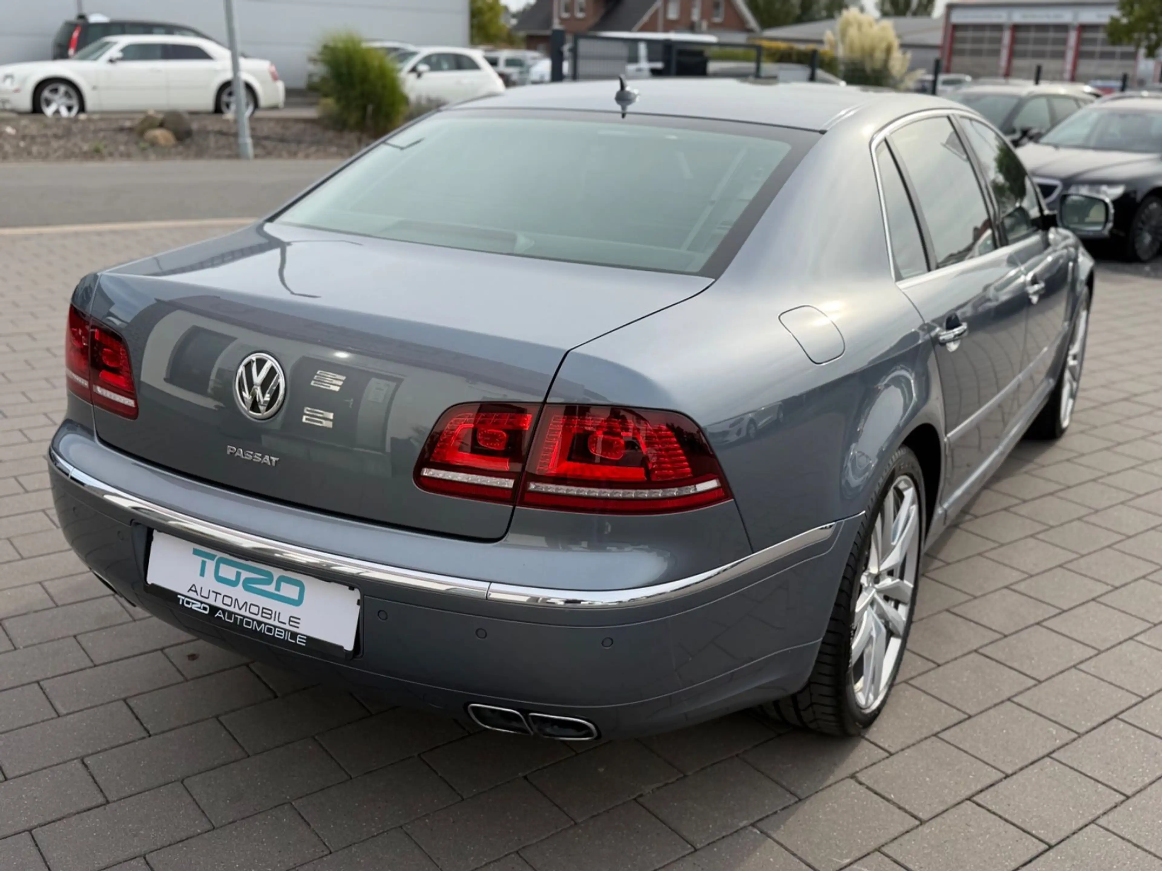 Volkswagen Phaeton 4.2 V8 4-SITZE KURZ*VOLL*VW SCHECKHEFT* — photo 8