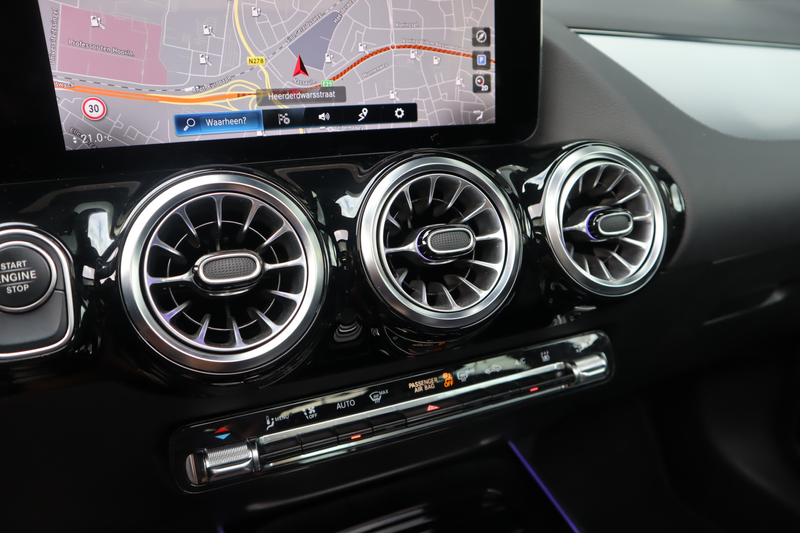 Mercedes-Benz GLA 250 e Style | Pano | Ambient | Distronic | Multibeam | — photo 33
