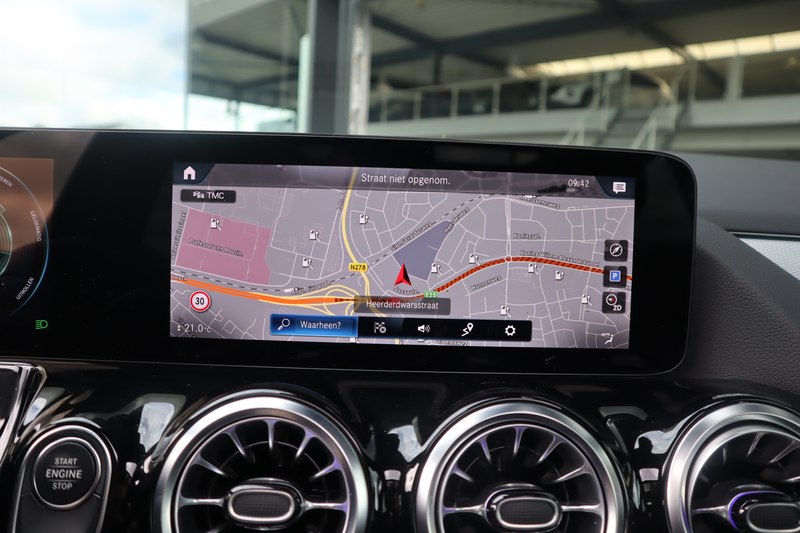 Mercedes-Benz GLA 250 e Style | Pano | Ambient | Distronic | Multibeam | — photo 12