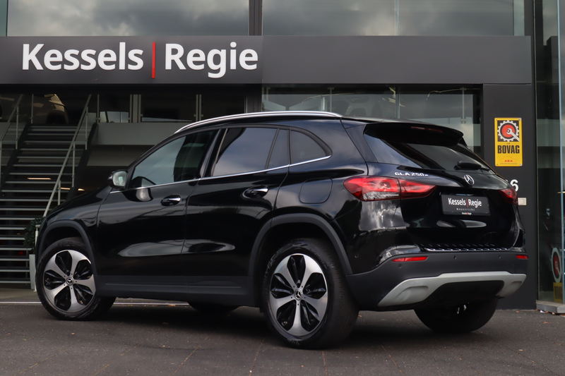 Mercedes-Benz GLA 250 e Style | Pano | Ambient | Distronic | Multibeam | — photo 24