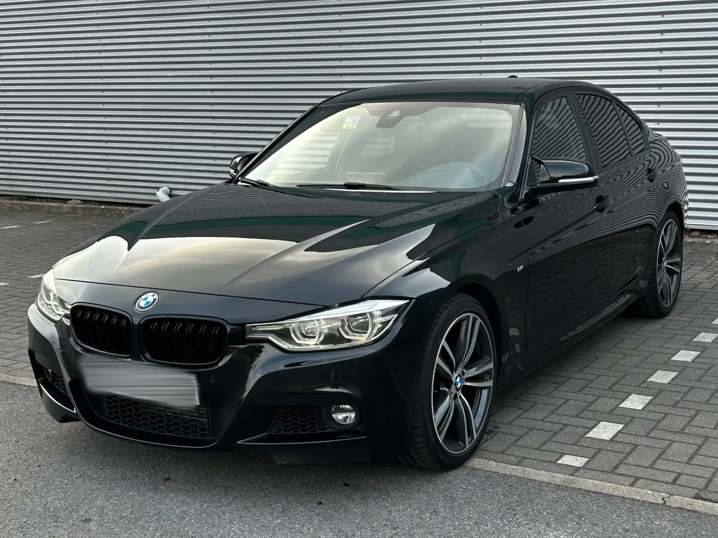 BMW 318 dA - 1