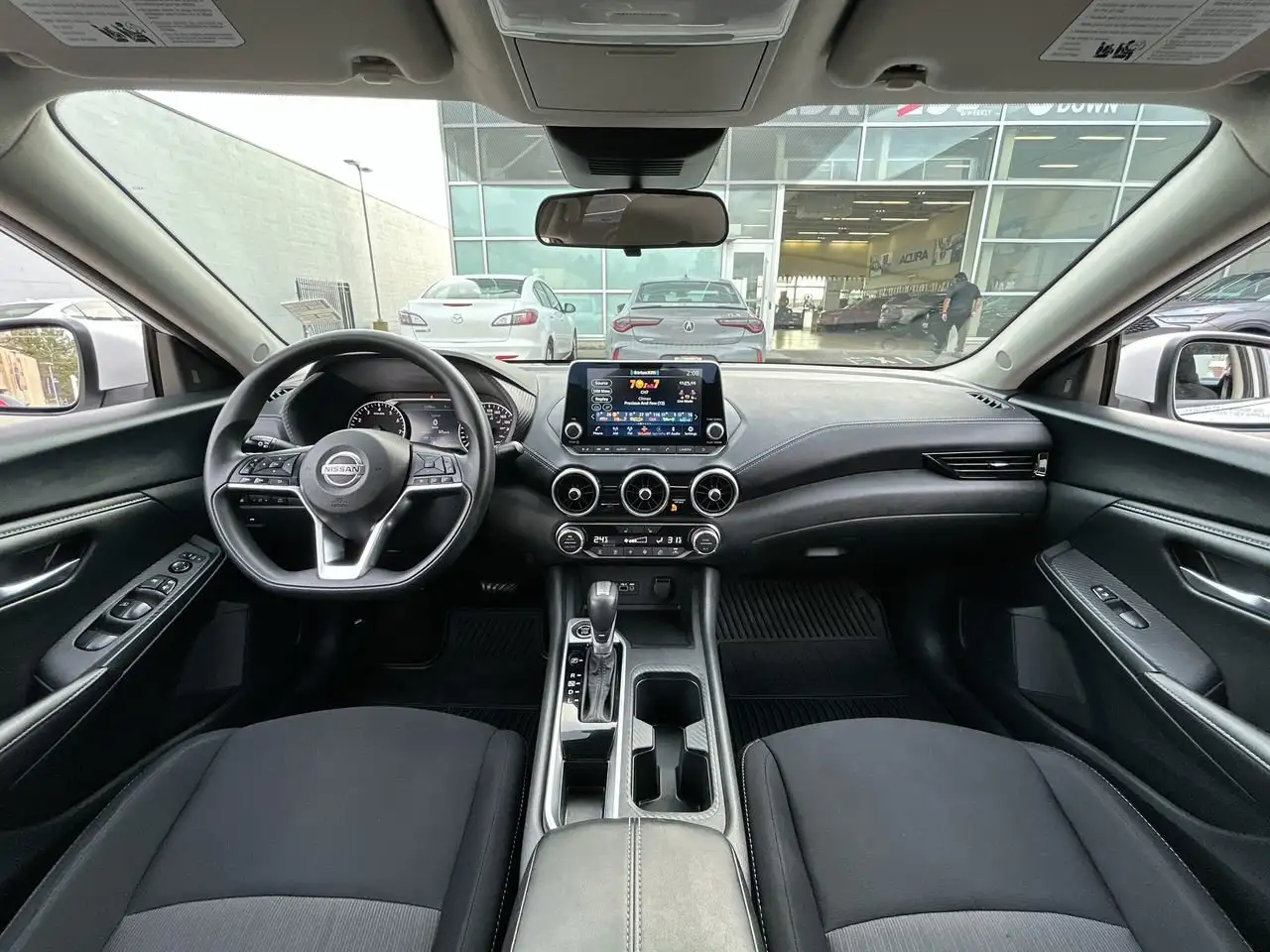 Nissan Sentra снимка Nissan Sentra