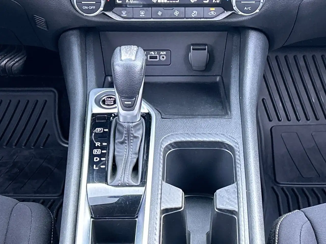 Nissan Sentra снимка Nissan Sentra