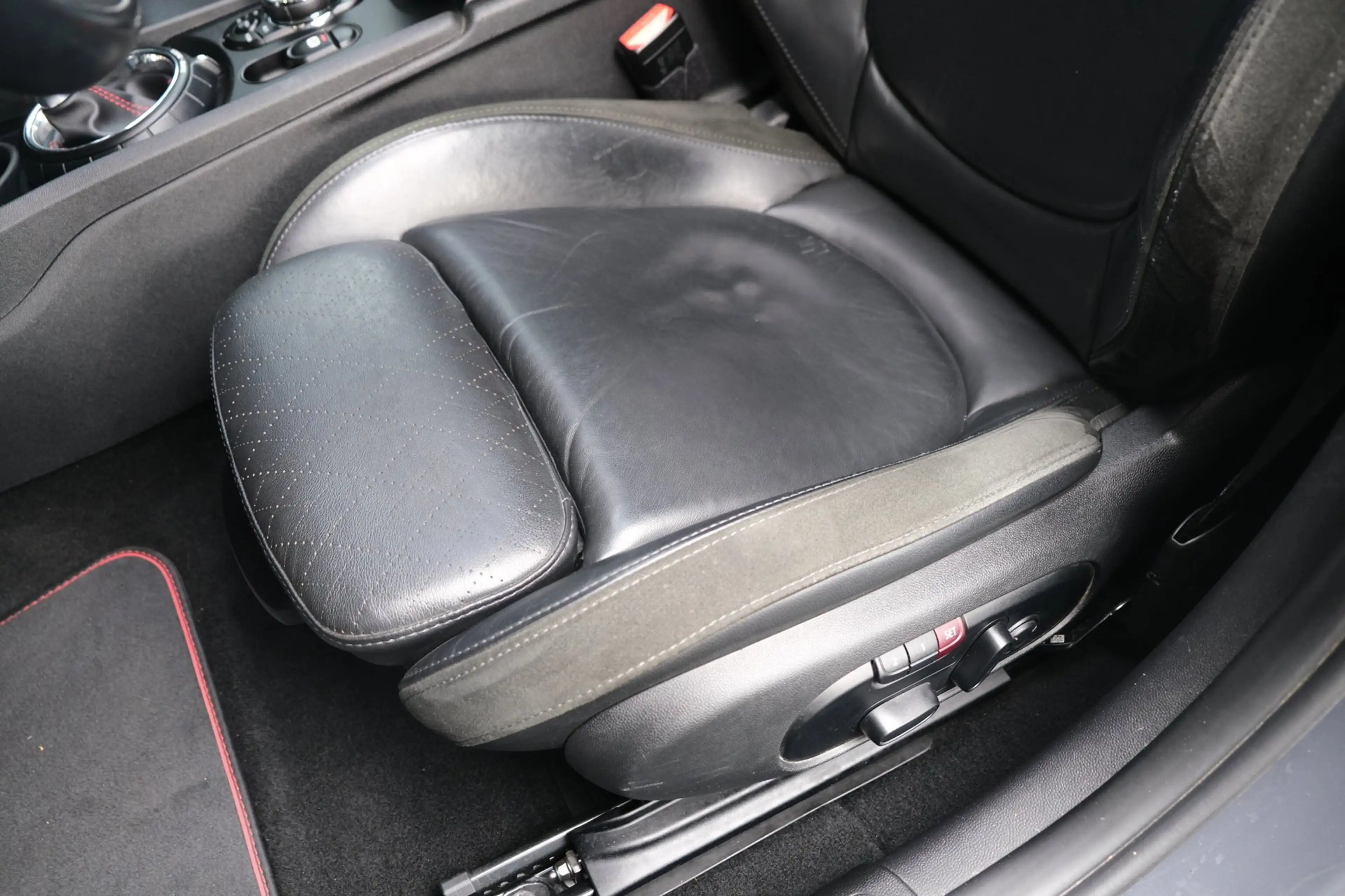MINI John Cooper Works Clubman Mini 2.0 ALL4 Chili Pano Navi PDC Leder Harman/Kar — photo 7