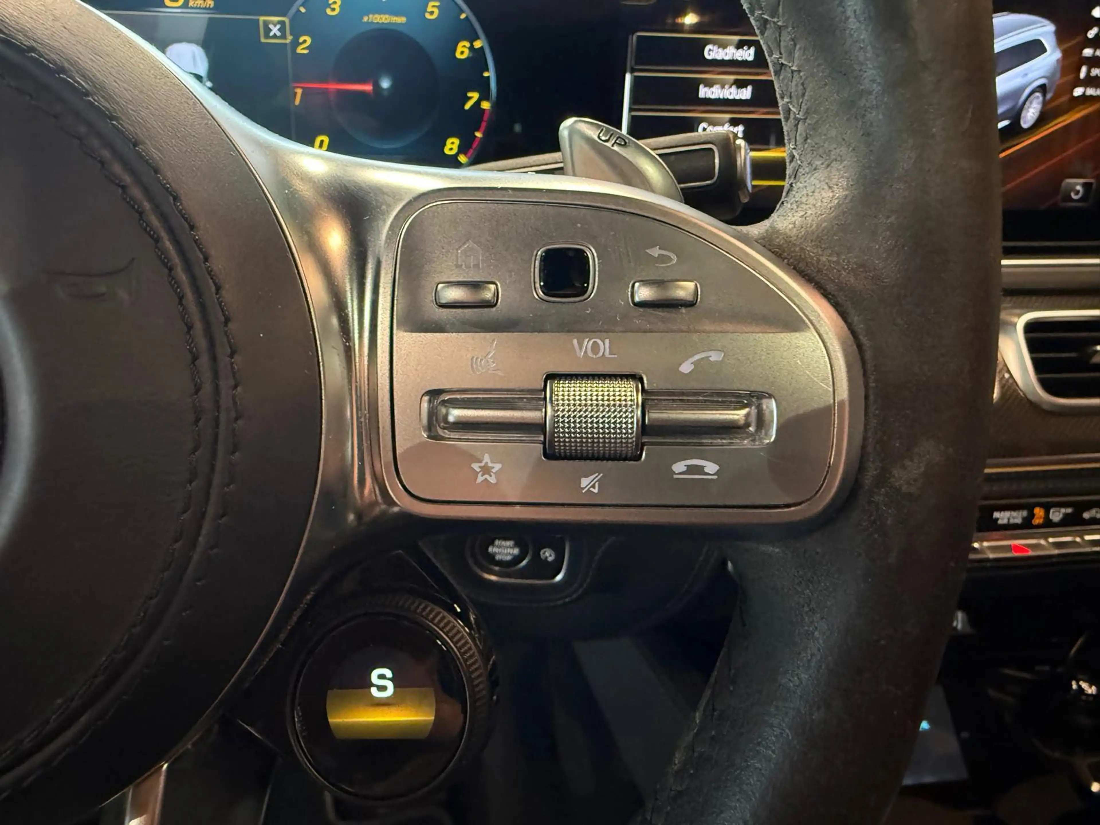 Mercedes-Benz GLS 63 AMG 4MATIC+ Premium Plus Ster garantie Mercedes — photo 25