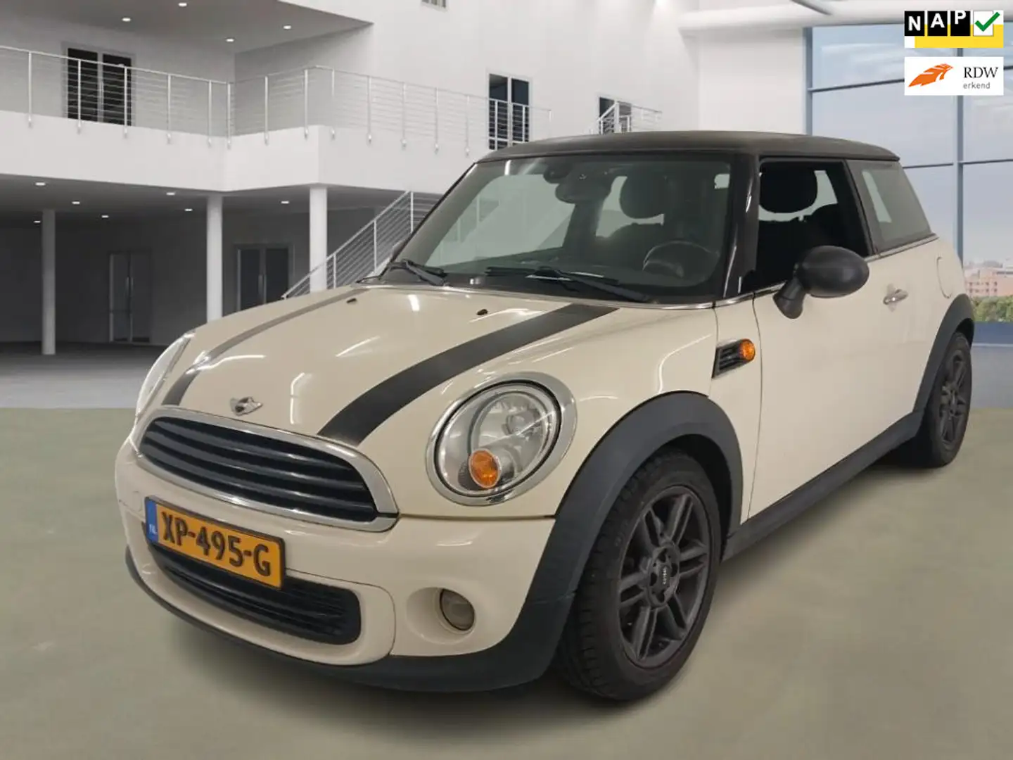 MINI One Mini 1.6 Business Line // AUTO RIJDT GOED // Nieuw Wit - 1