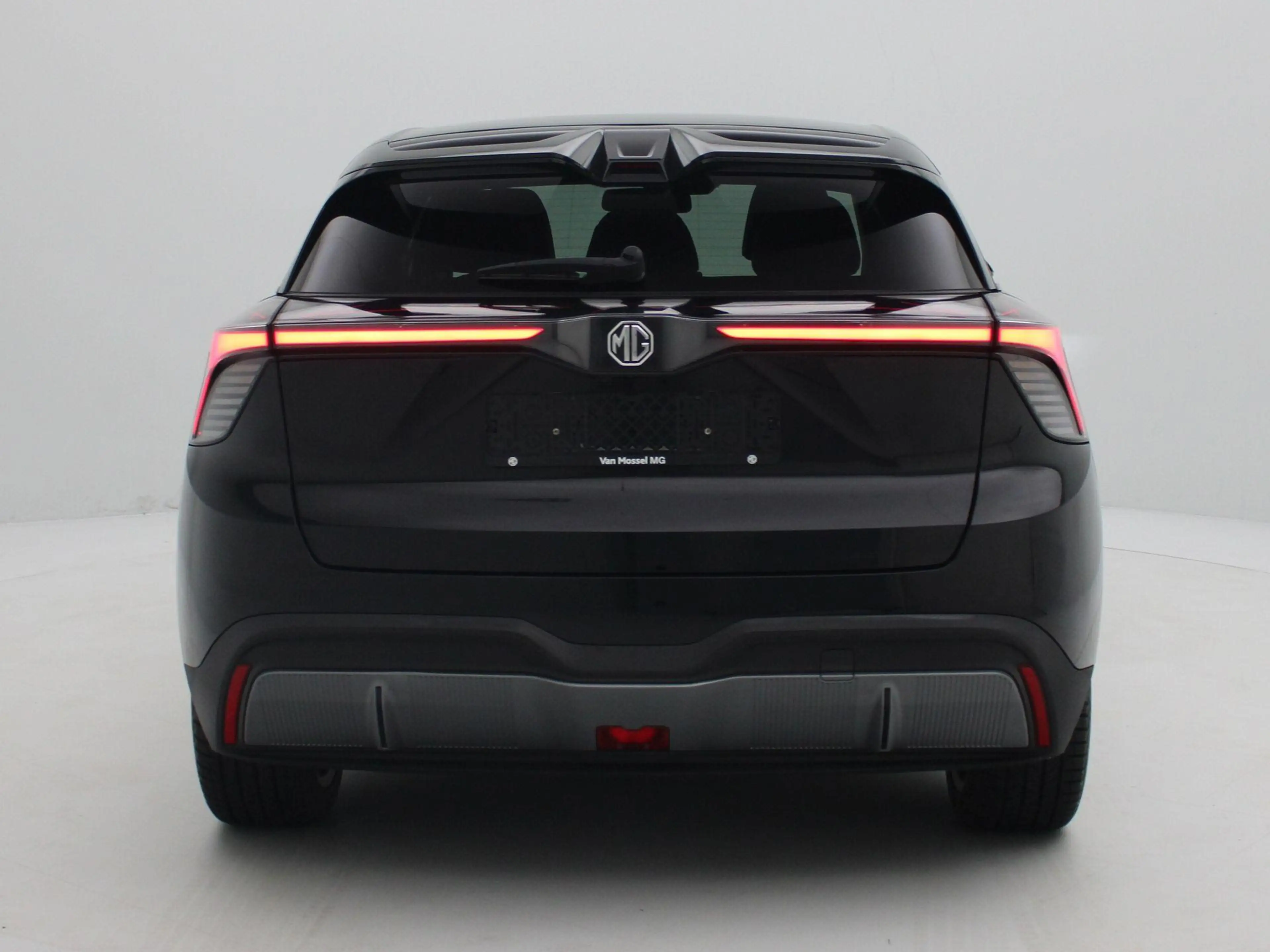 MG MG4 Long Range Luxury 64 kWh — photo 5