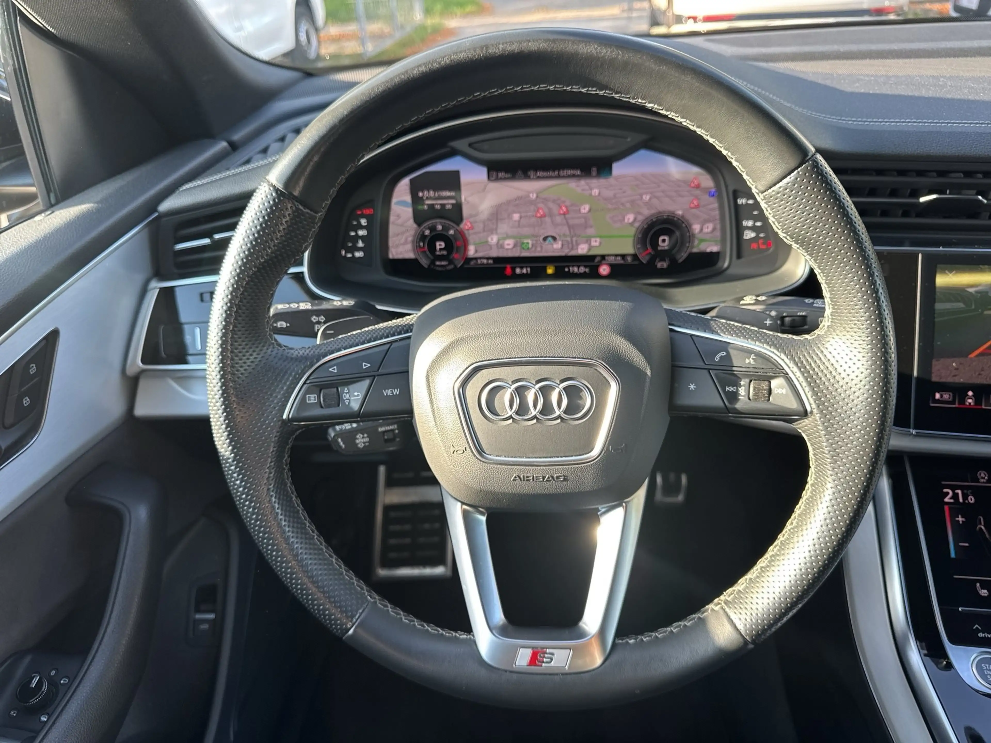 Audi Q8 50 TDI qu S line AHK PANO Luft HD-MATRIX 22" — photo 10