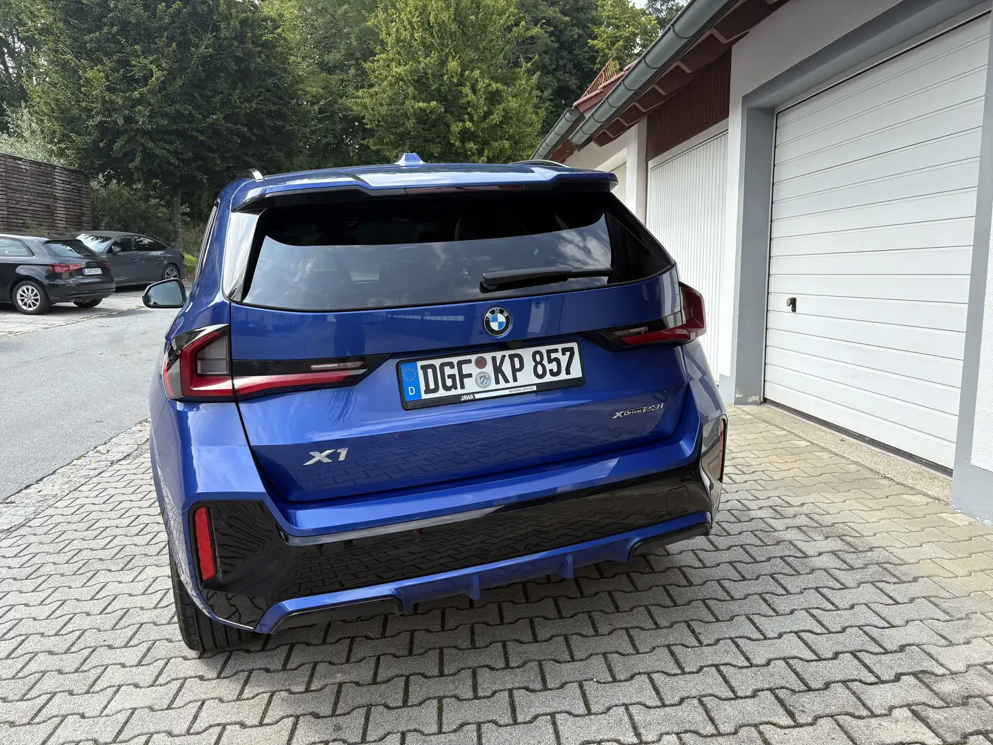BMW X1 23 i xDrive M Sport Blau - 1