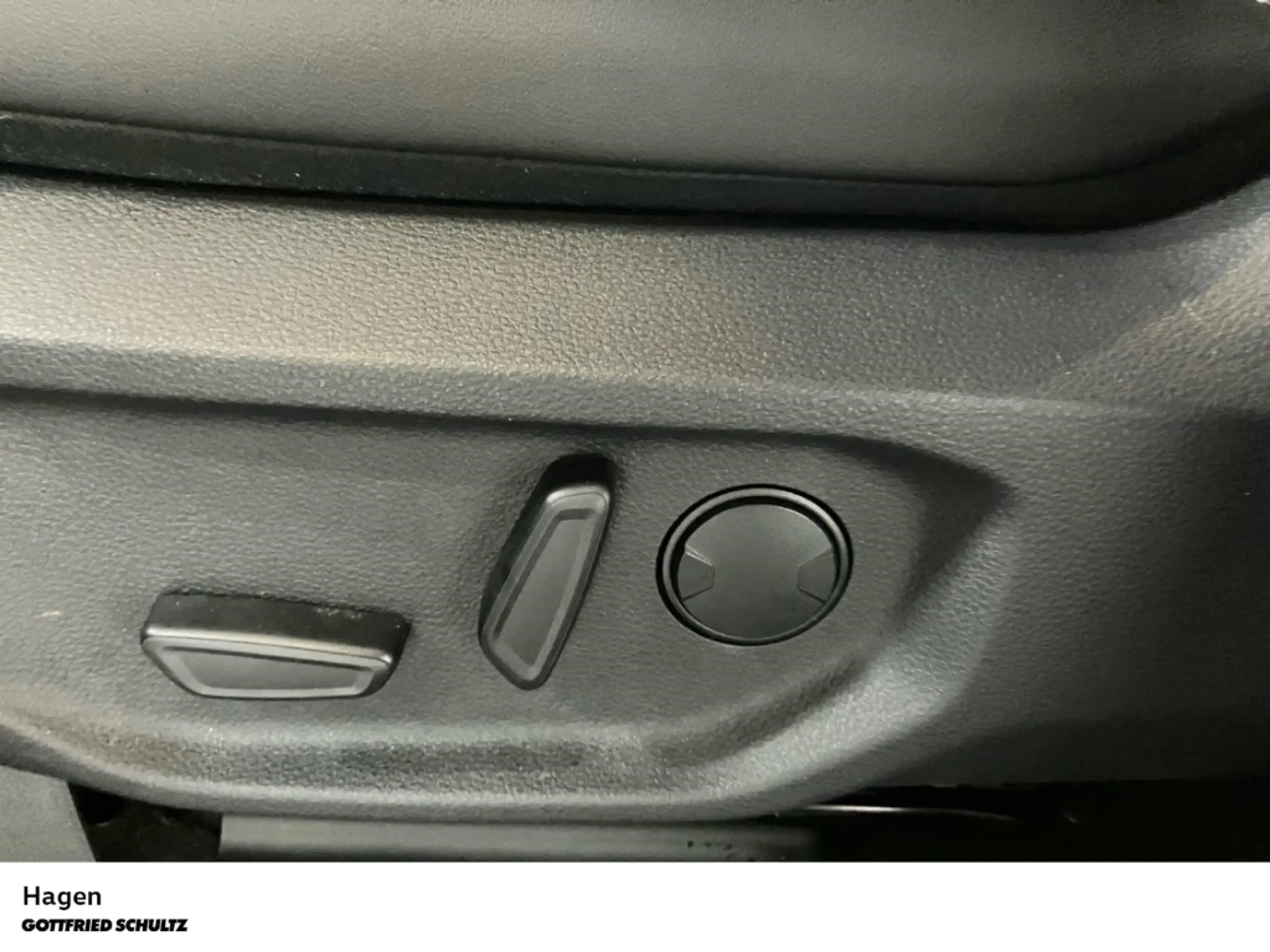 Volkswagen Amarok Aventura DC 3.0 TDI 4M IQ.Light NAV AHK LEDER — photo 10