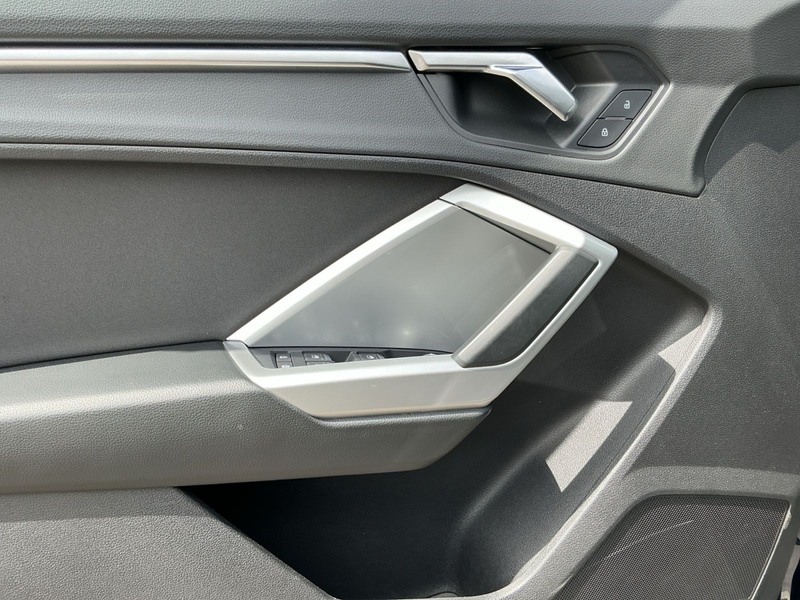 Audi Q3 35 TFSI S-TR LED+NAVI+2xPDC+GRA+SHZ+DAB+AHK — photo 15