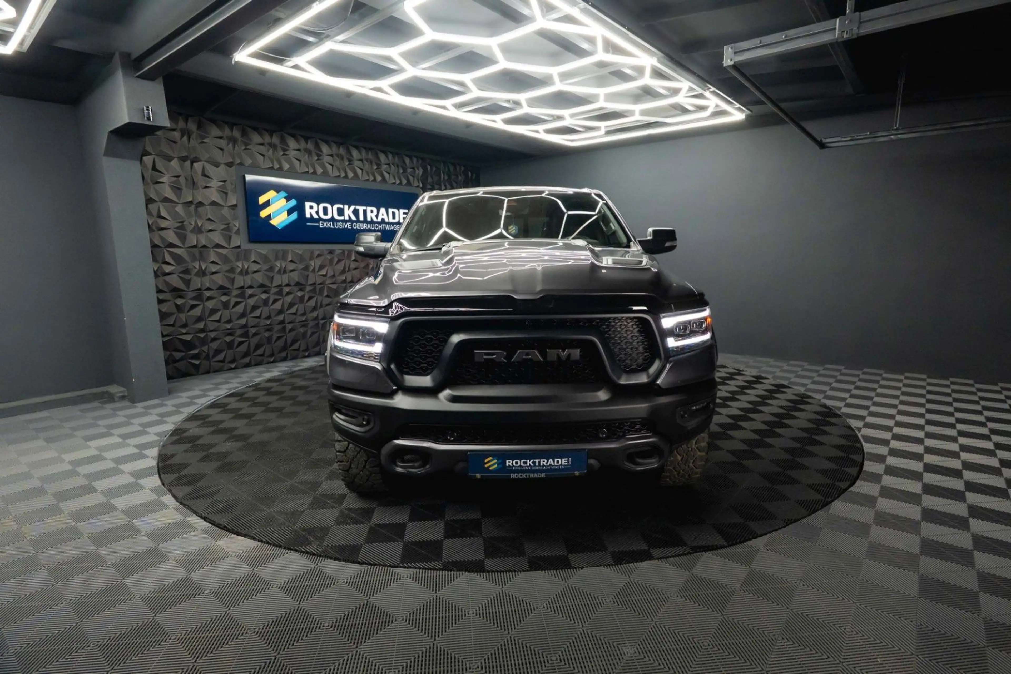 Dodge RAM 3.0 V6 EcoDiesel 4x4 REBEL OFFROAD AXLE LOCK — photo 15