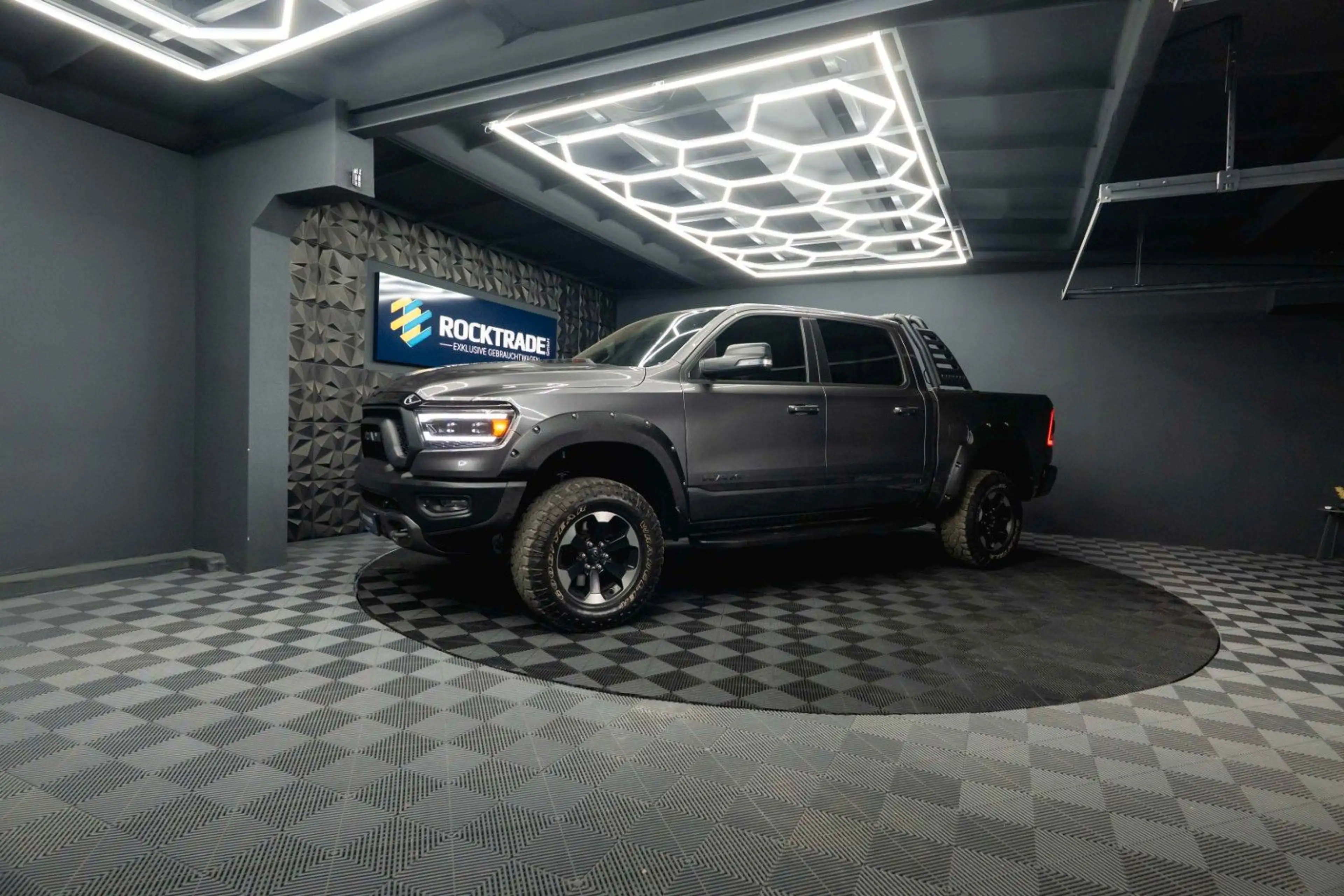 Dodge RAM 3.0 V6 EcoDiesel 4x4 REBEL OFFROAD AXLE LOCK — photo 11