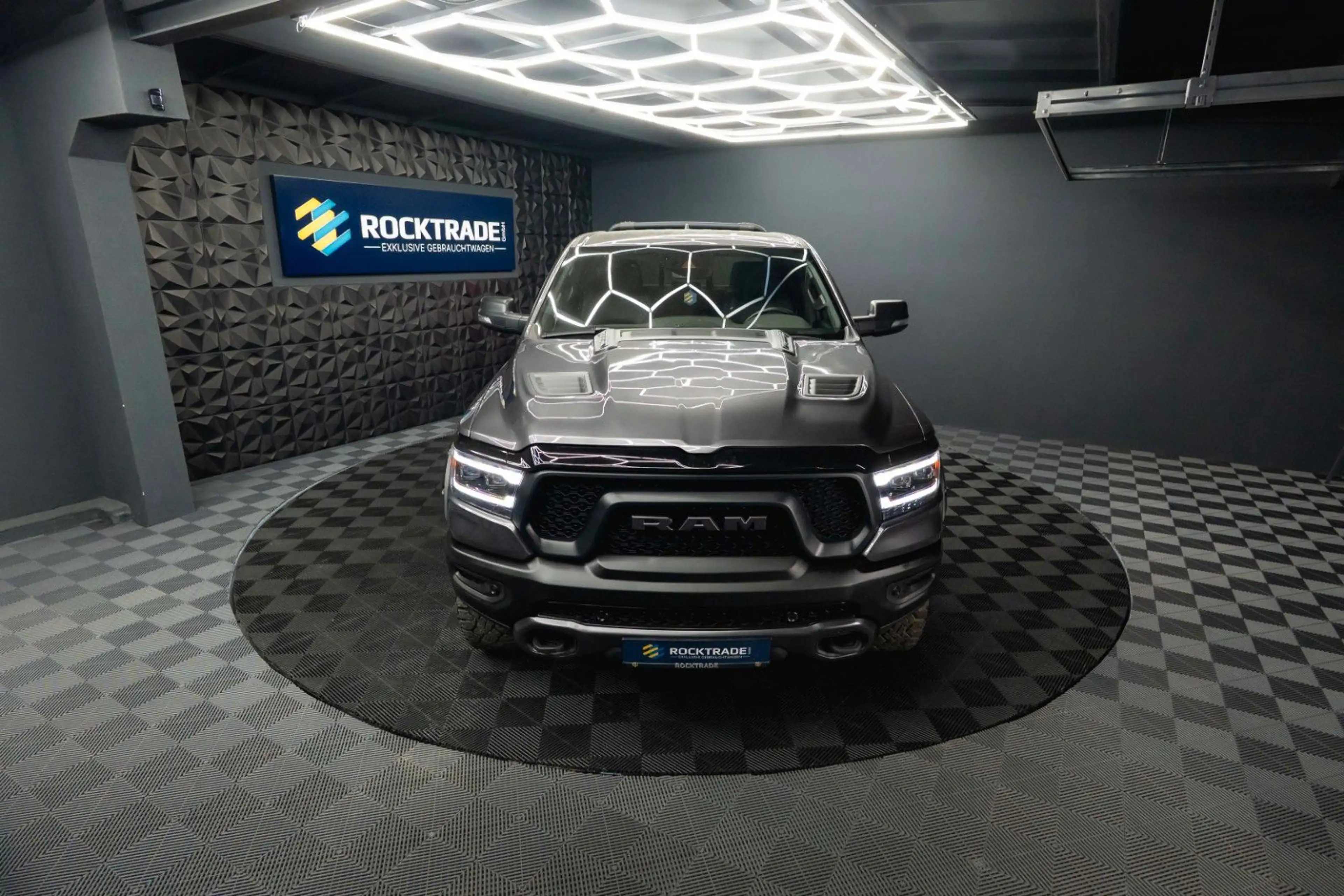 Dodge RAM 3.0 V6 EcoDiesel 4x4 REBEL OFFROAD AXLE LOCK — photo 12