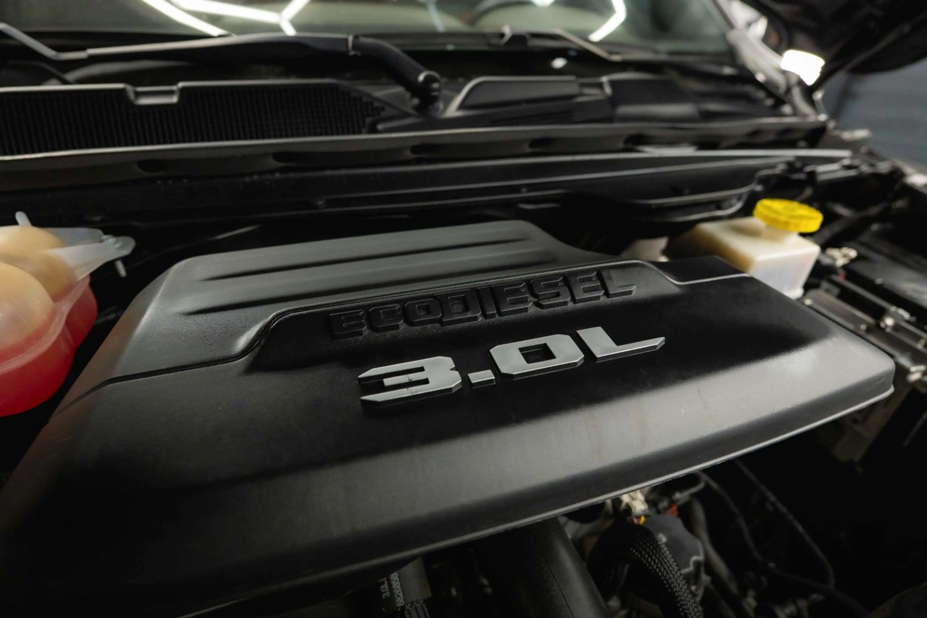 Dodge RAM 3.0 V6 EcoDiesel 4x4 REBEL OFFROAD AXLE LOCK — photo 14