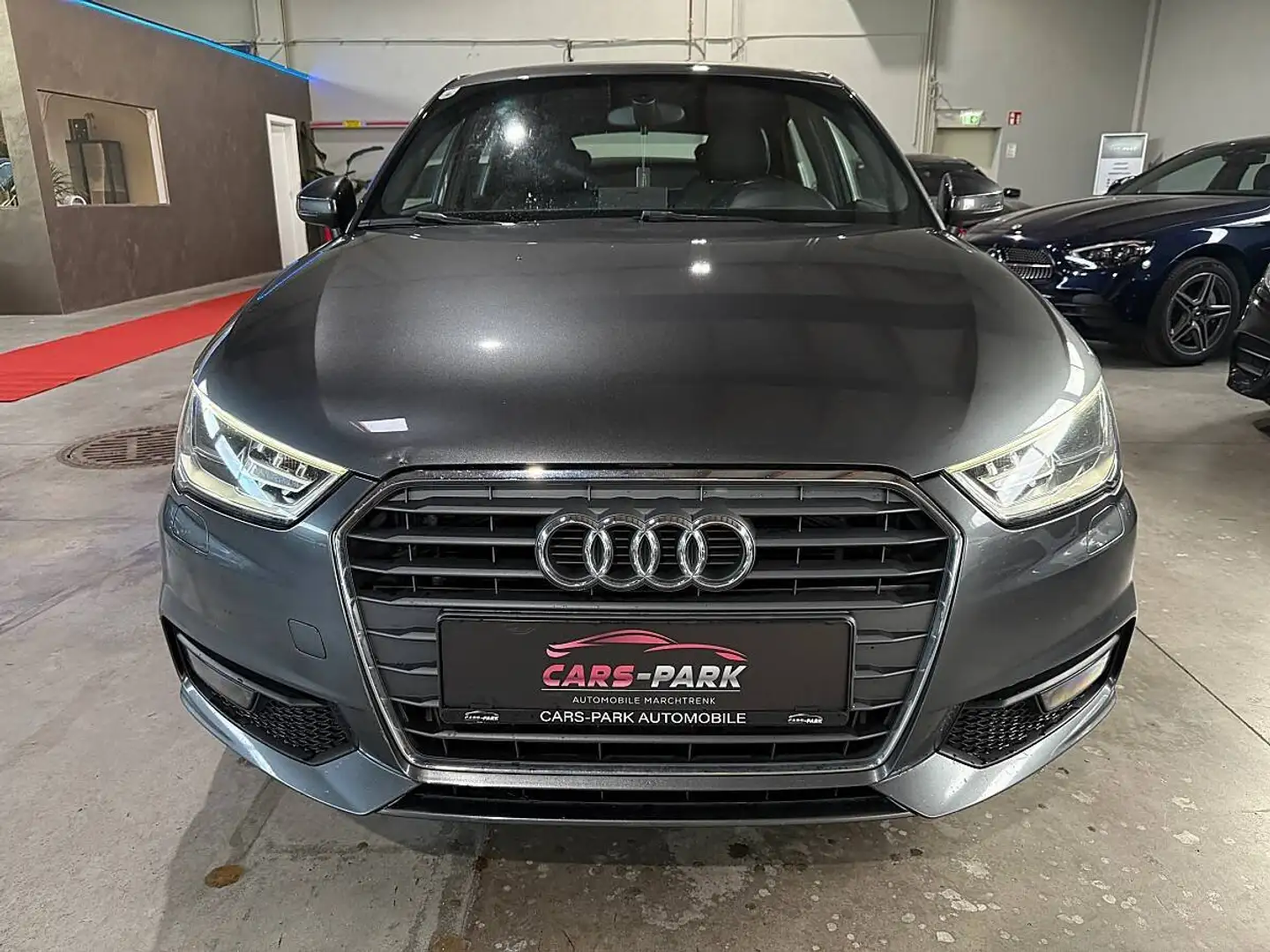 Audi A1 Audi A1 1,4TDI Sport Grau - 2