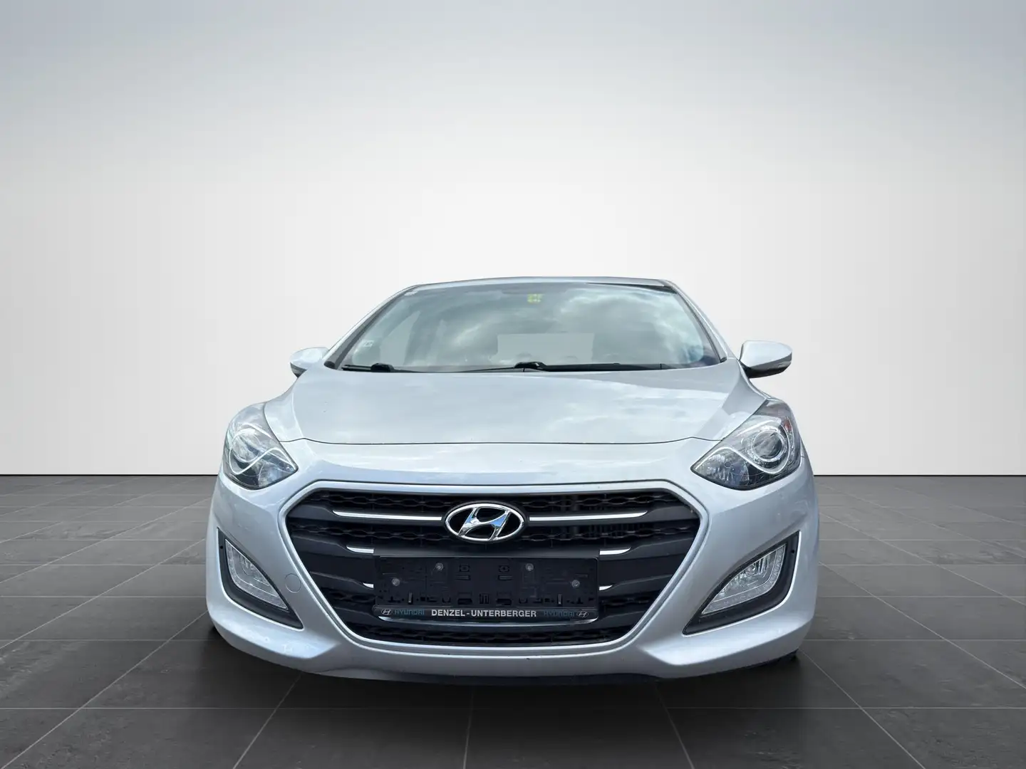 Hyundai i30 1,4 CRDi Comfort Silber - 2