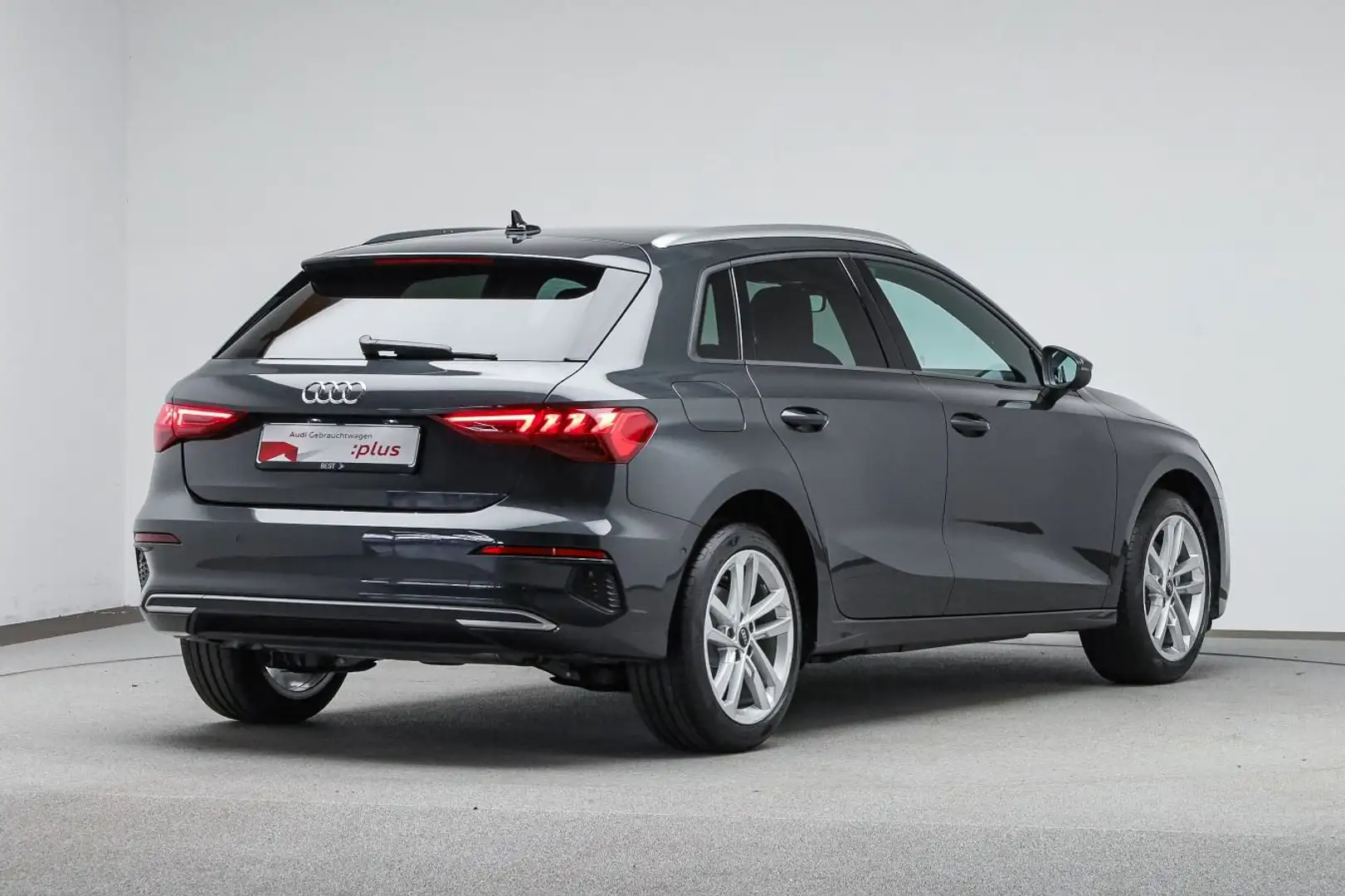Audi A3 40 TFSIe advanced*LED*AHK*VIRTUAL*N Grijs - 2