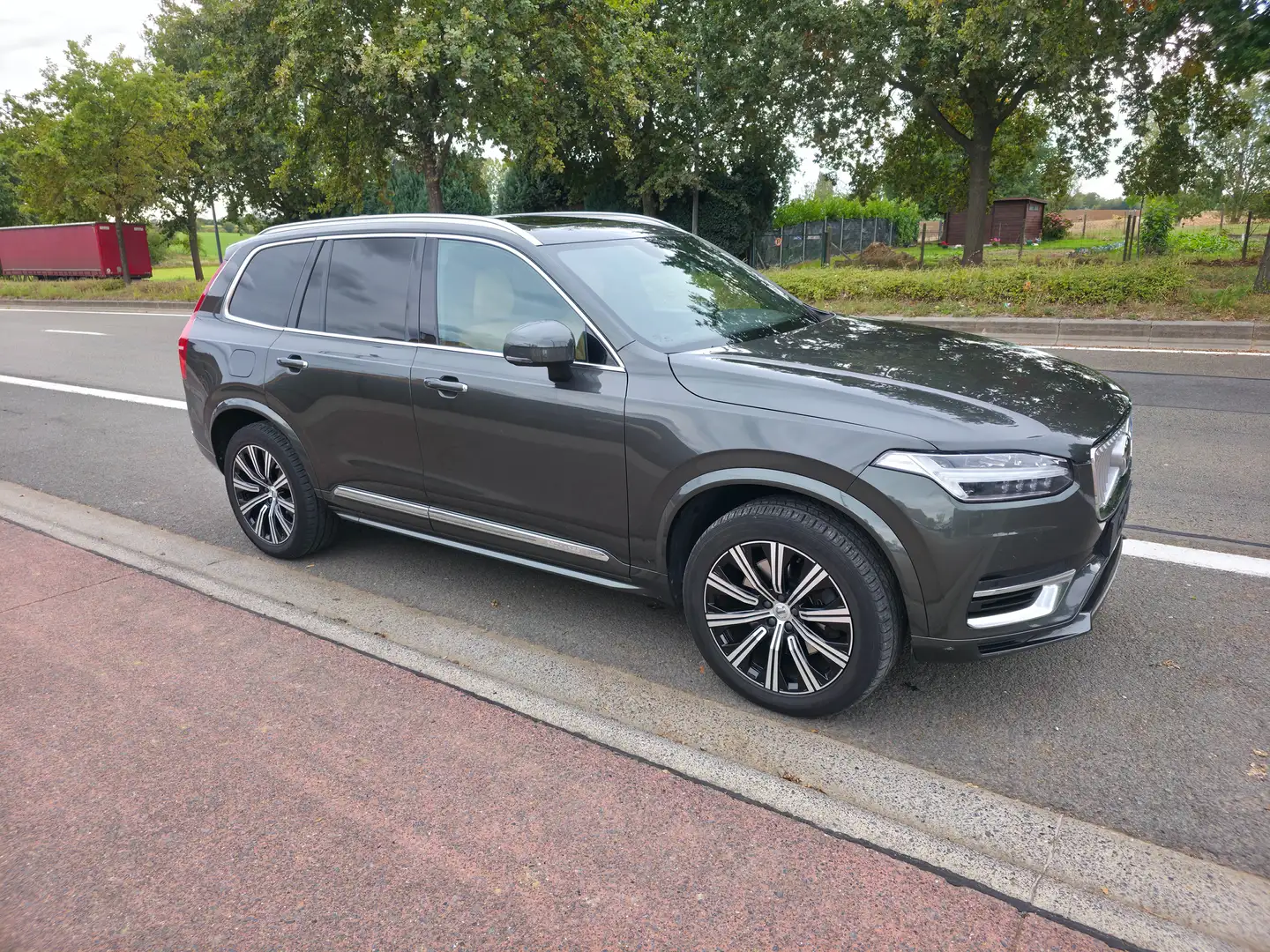 Volvo XC90 2.0 T8 4WD 7pl. Geartronic 1°EIG. FULL OPTIONS Gris - 1