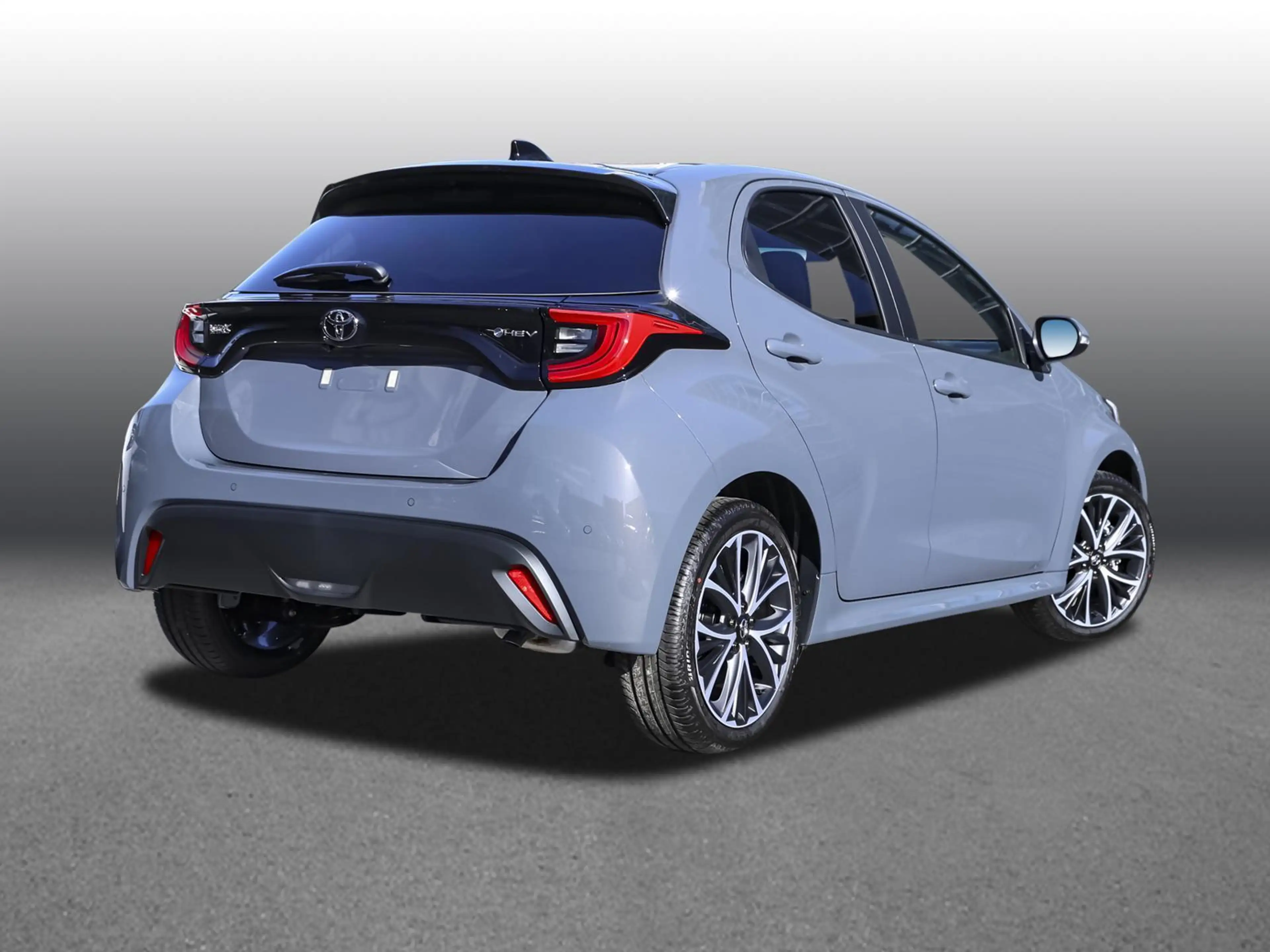 Toyota Yaris Teamplayer 1.5 Hybrid CVT NAVI SHZ PDC — photo 2