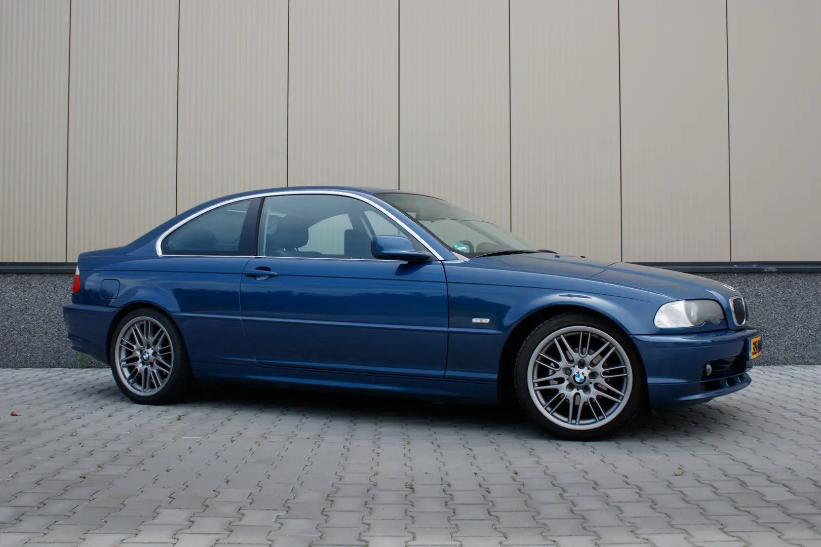 BMW 330 323Ci Executive Blauw - 1